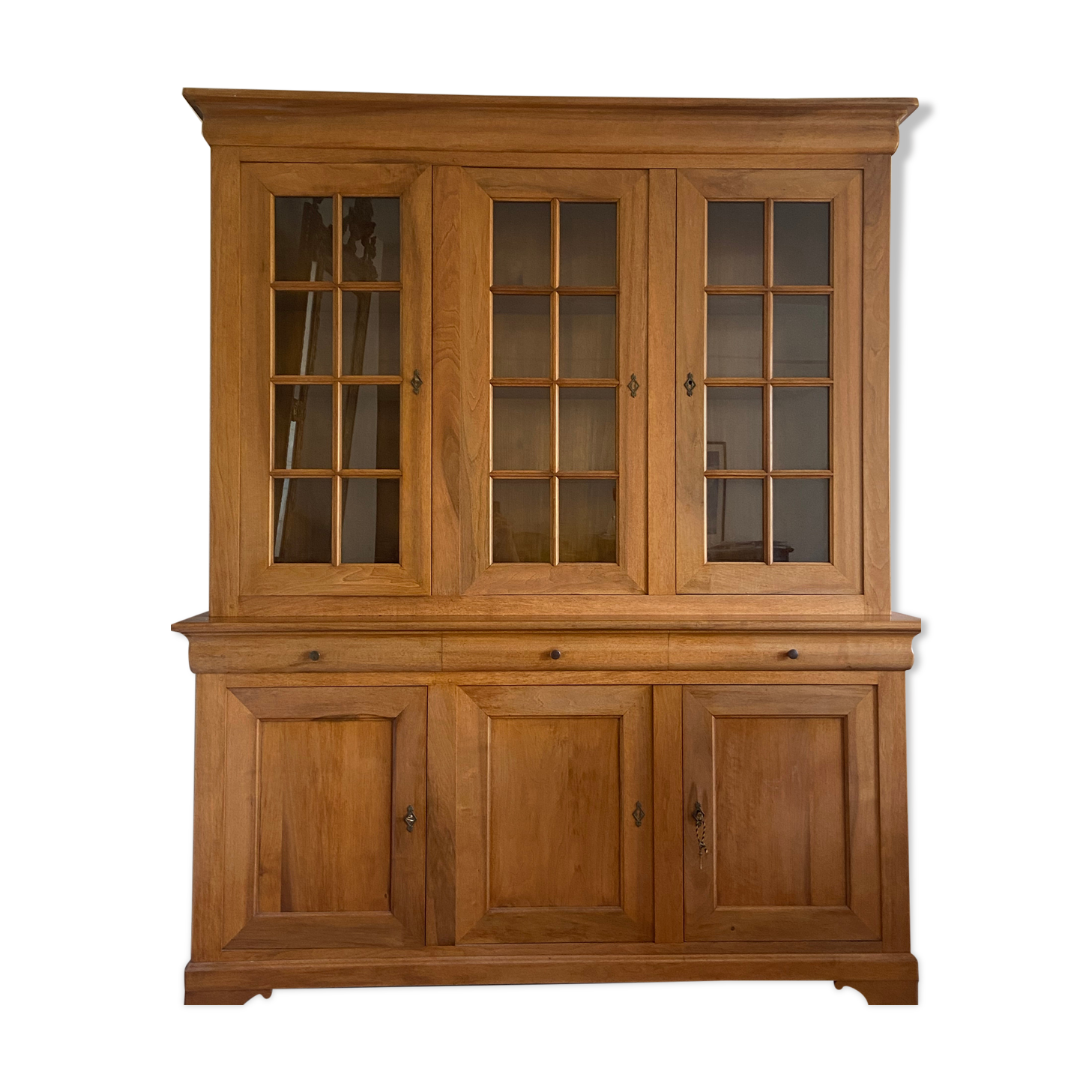 Walnut library of France