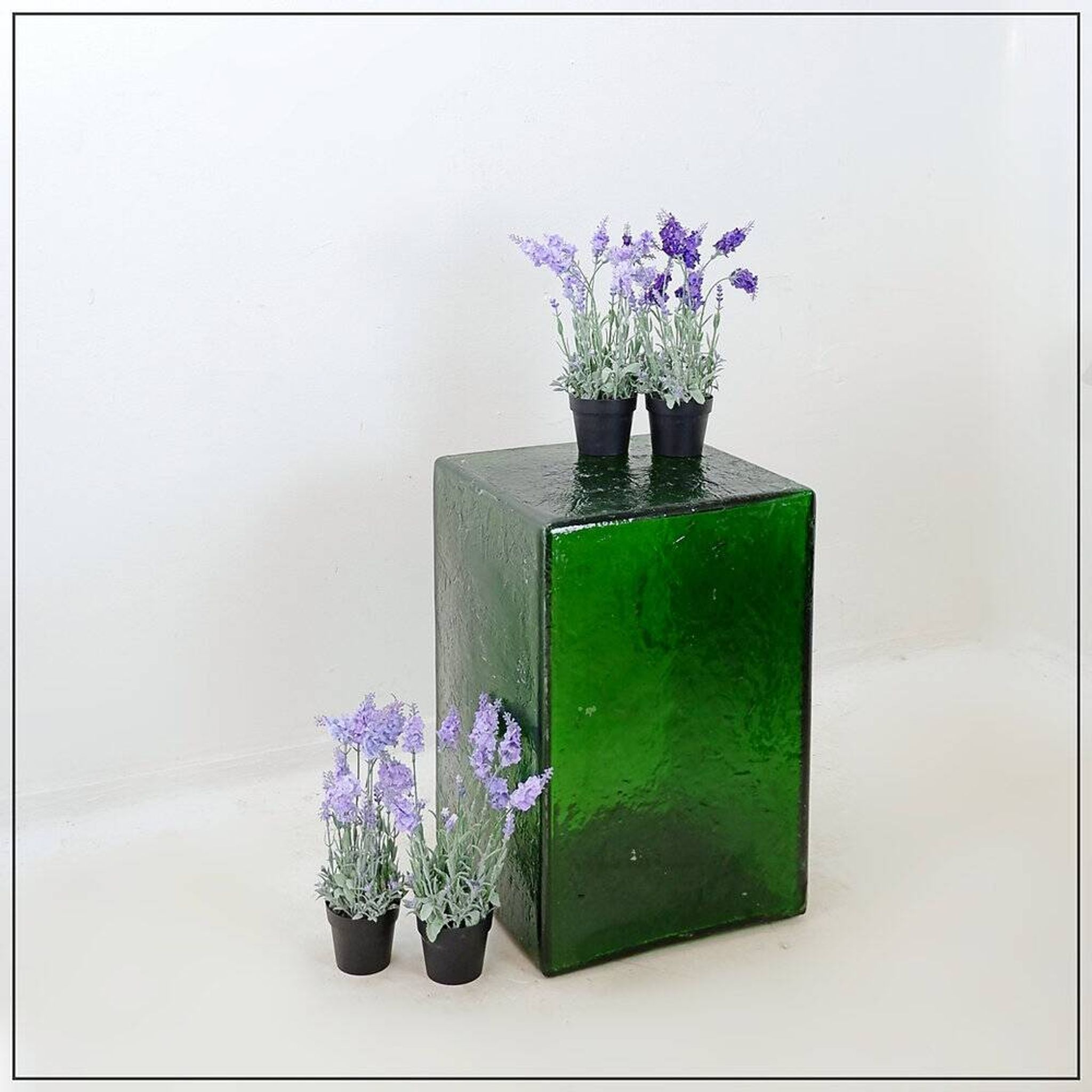 Translucent bottle green acrylic base
