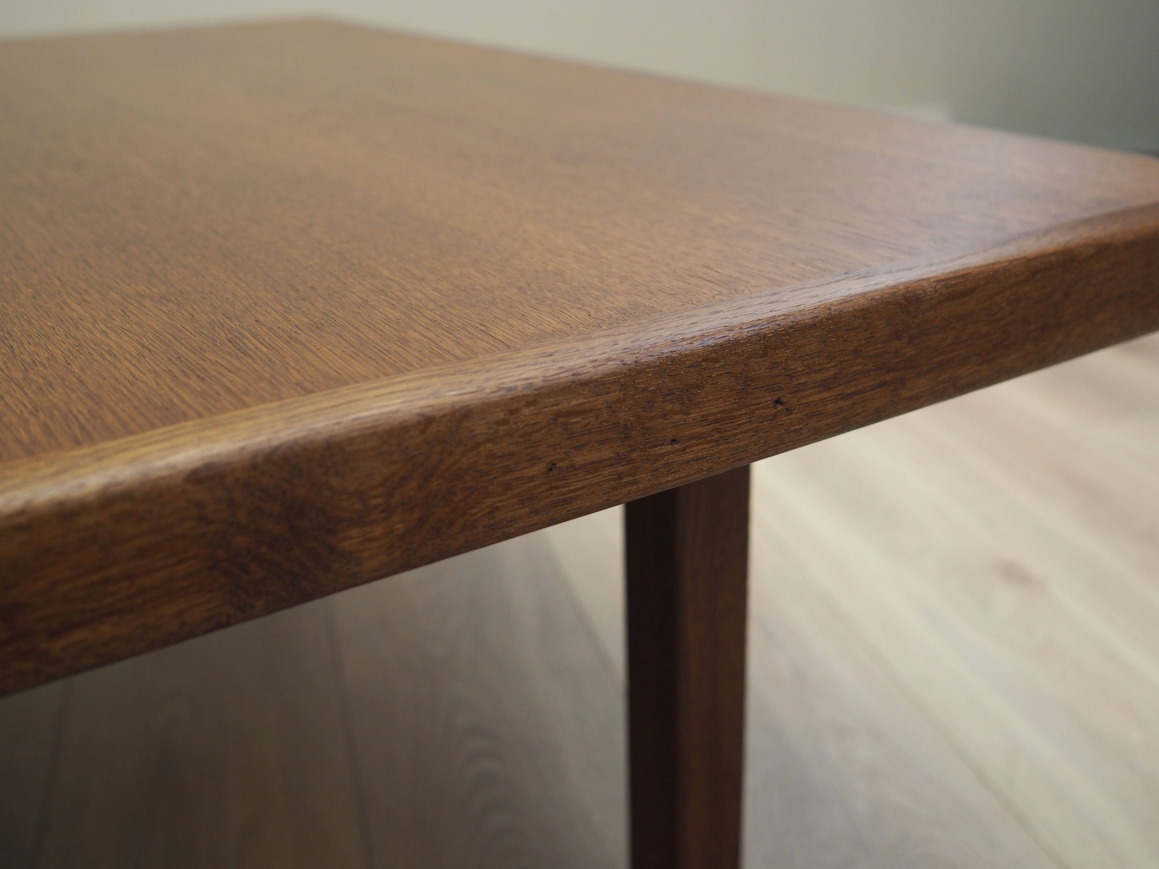 Oak coffee table, Danish design, 1960s, designer: Hans J. Wegner, manufactu