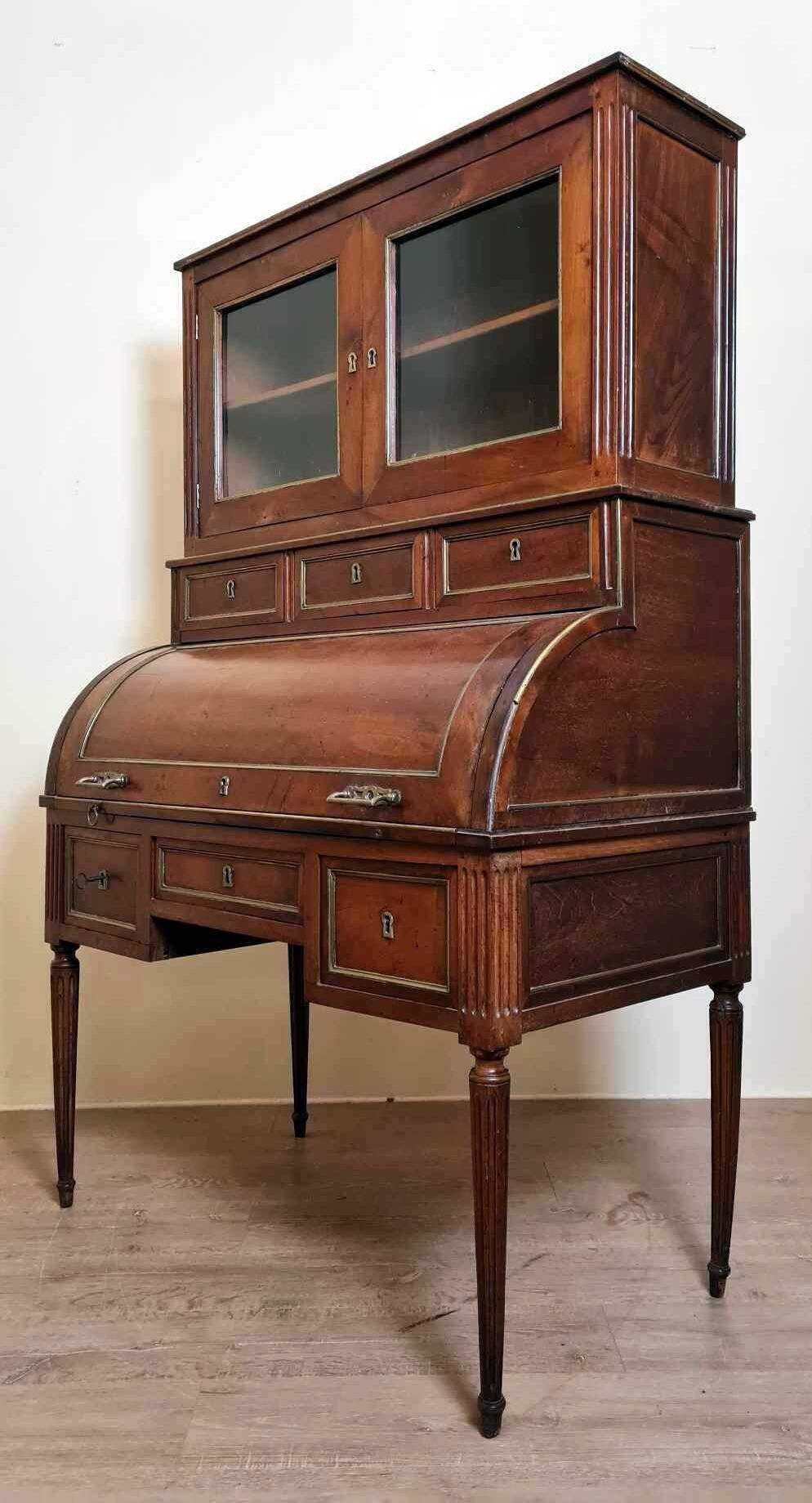 Bureau à cylindre époque Louis XVI en Acajou de Cuba massif circa 1760