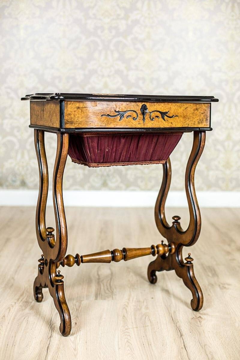Sewing Table in Birchen Burl, 1870
