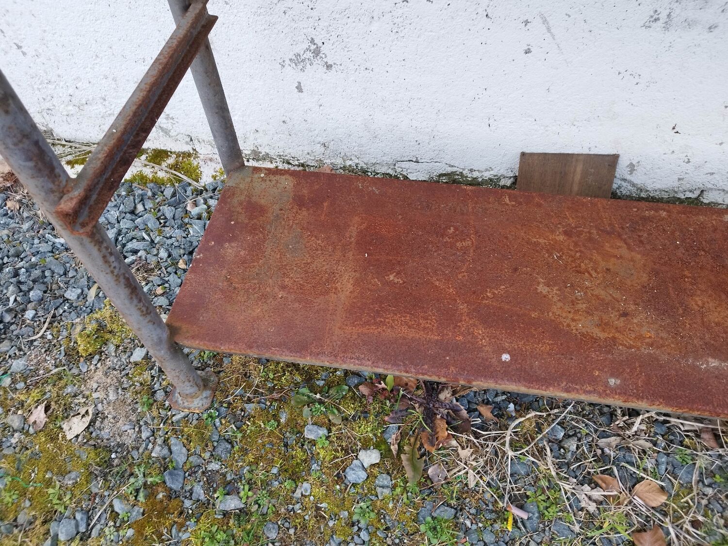 Iron workbench serving table