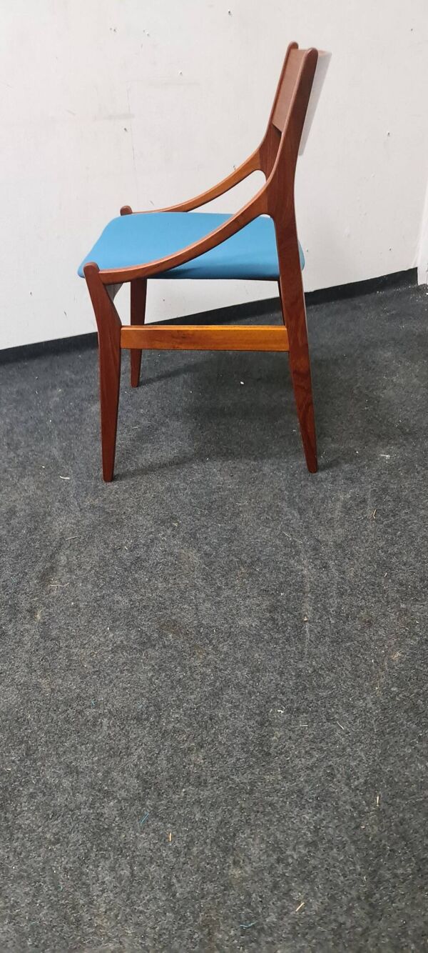 A set of 6 Vintage Danish design dining chairs by Vestervig Eriksen