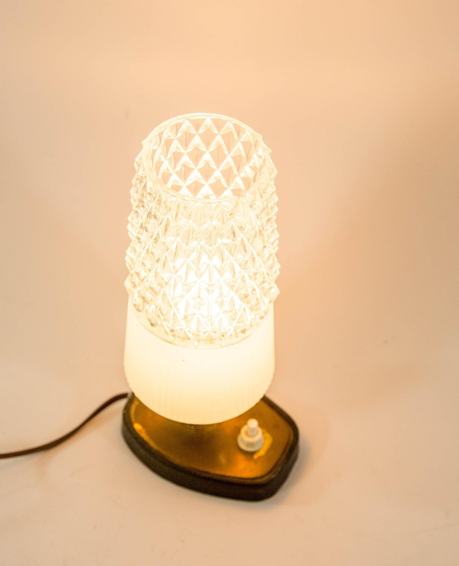 Table lamp