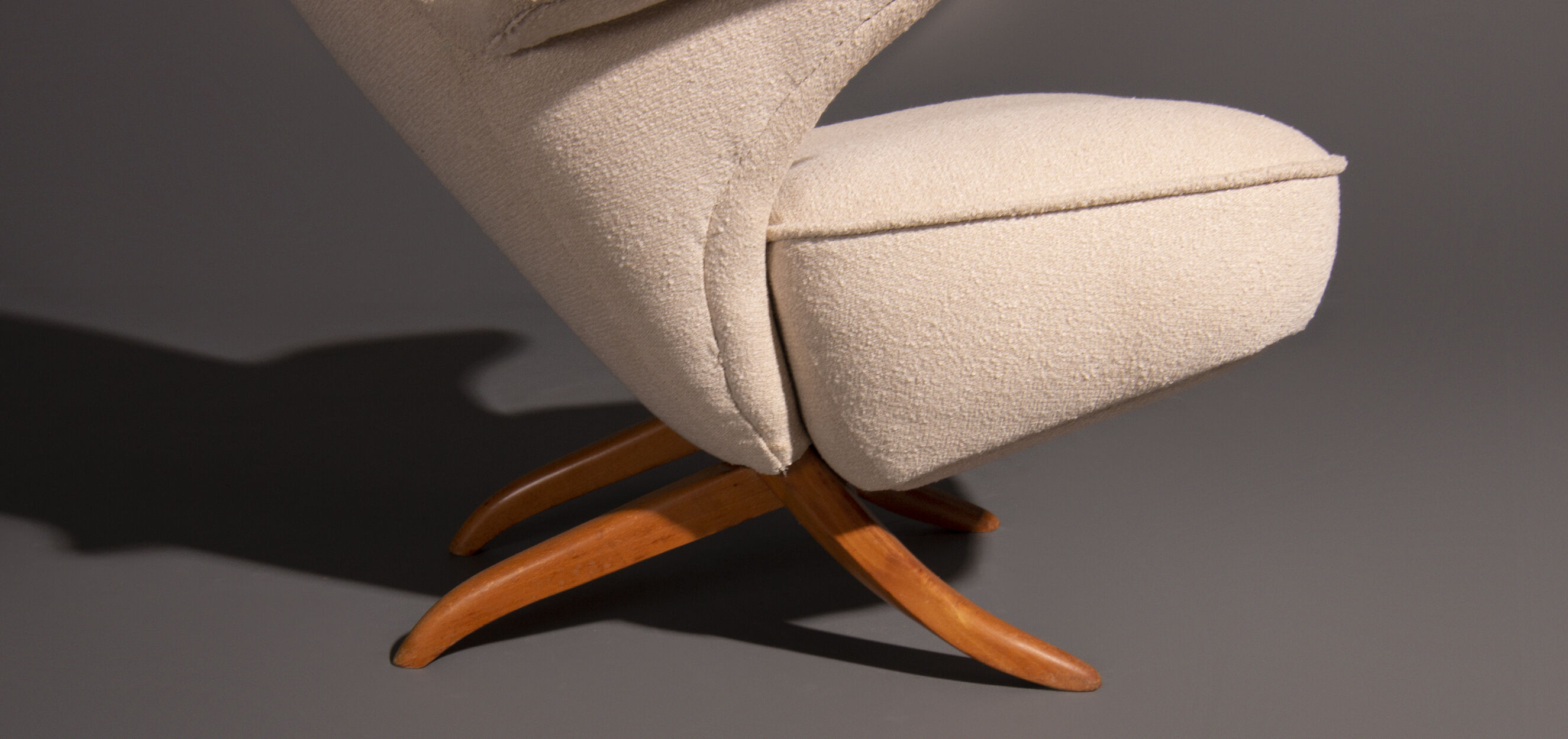 Pinguïn armchair by Theo Ruth produced by Artifort