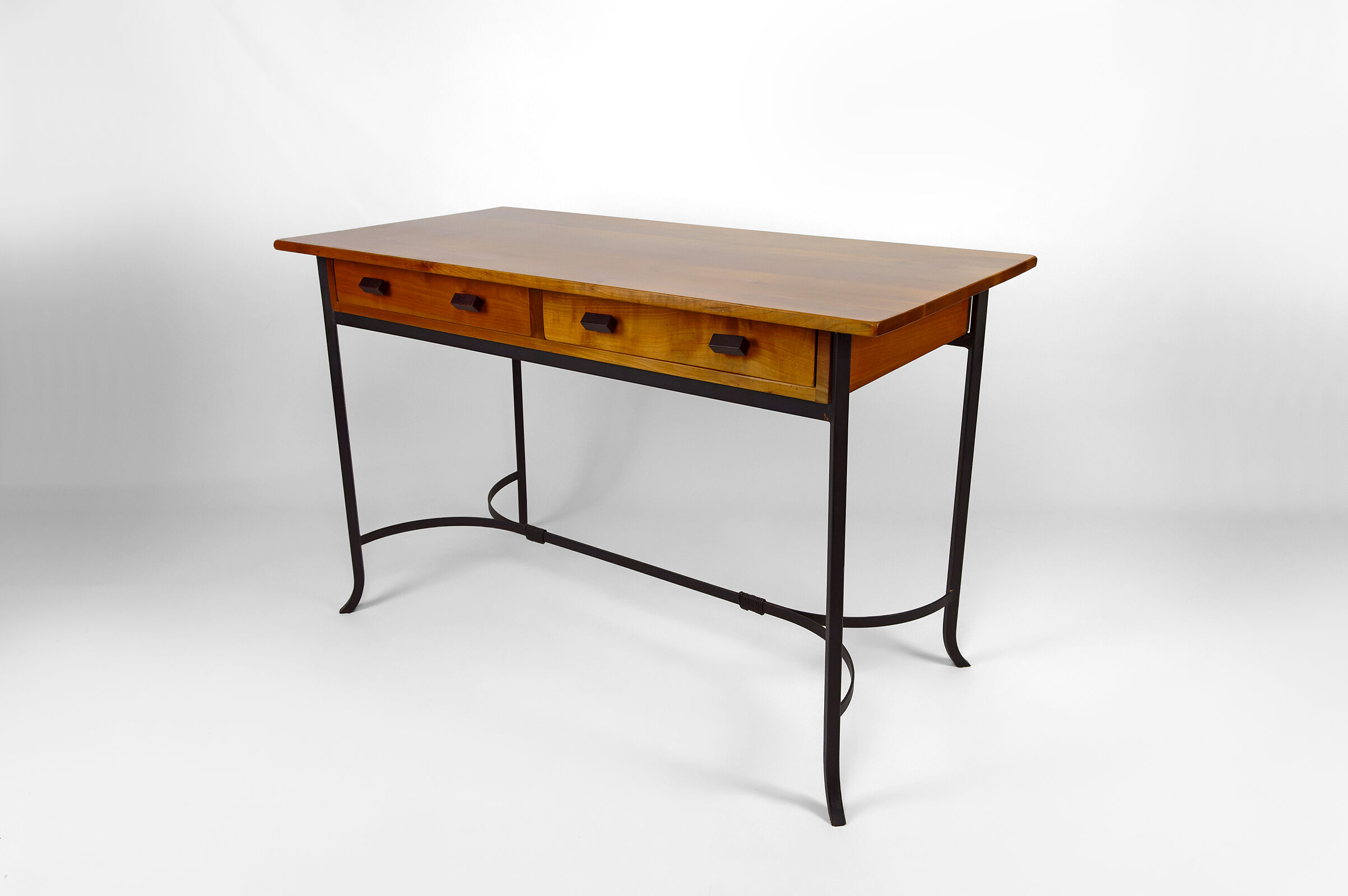 Bureau moderniste en merisier et fer forgé, circa 1980
