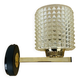 50s brass wall light, chiseled