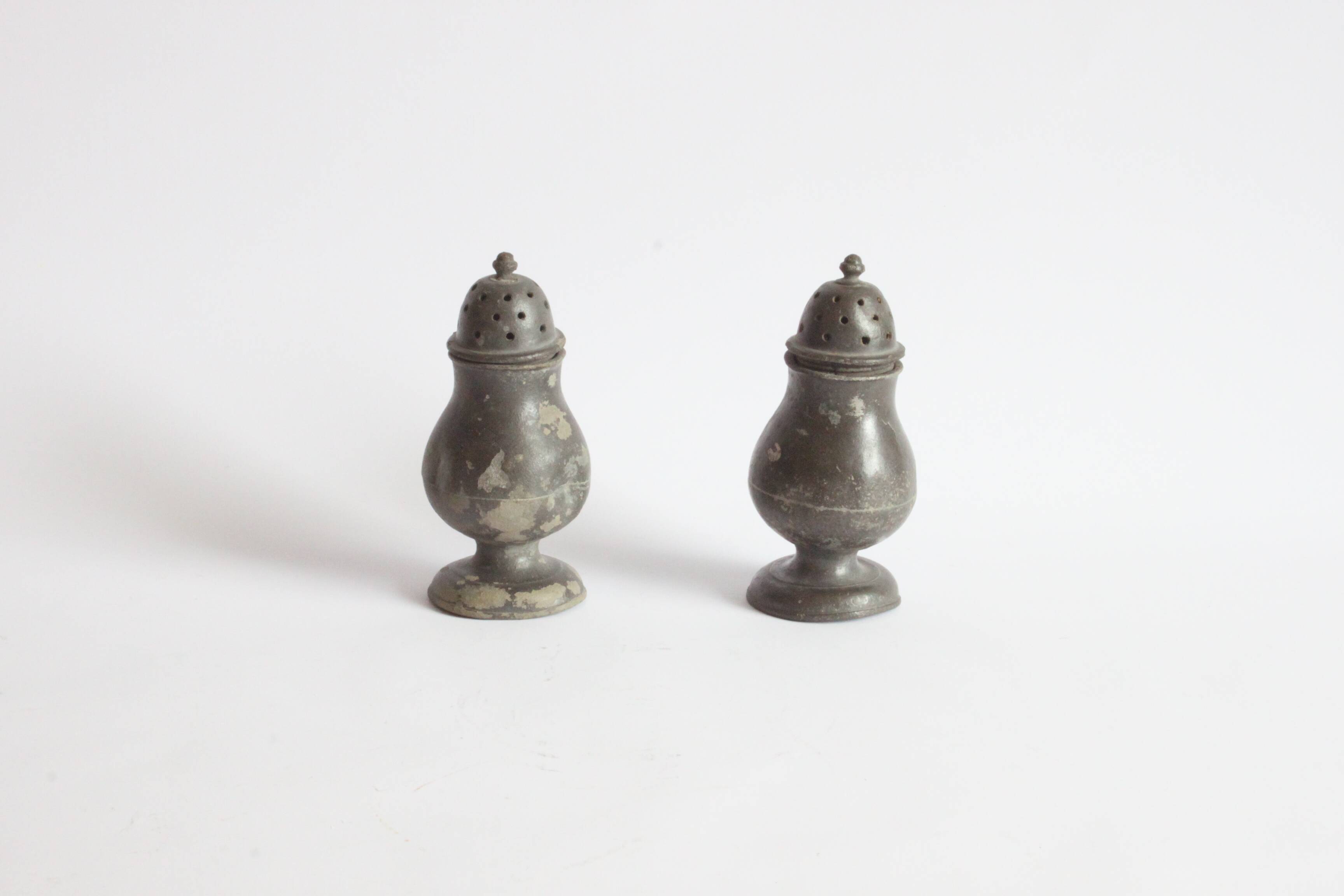 Antique muffineers, salt or sugar shakers in pewter, 18th