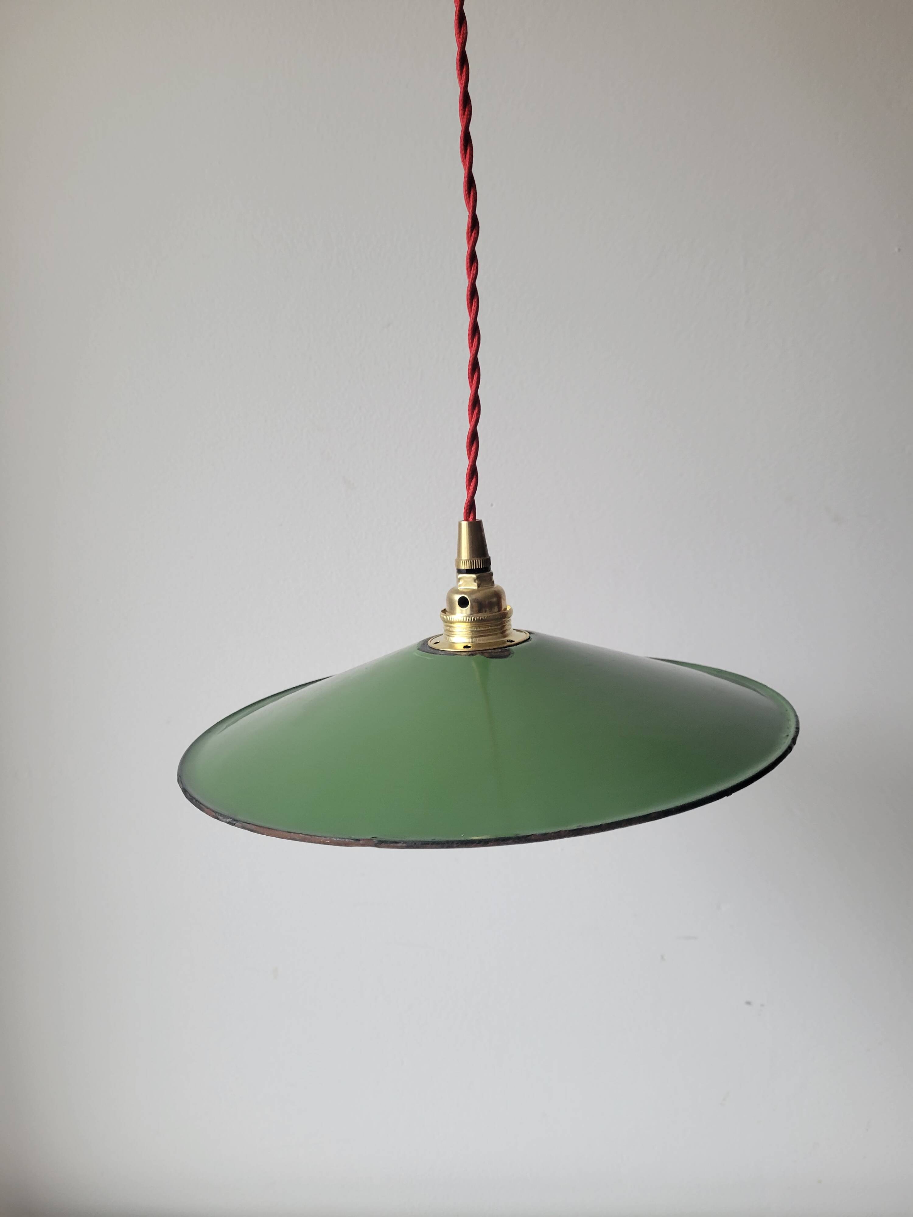 Workshop suspension in enamelled sheet metal