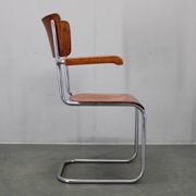 Bauhaus cantilever armchair in chrome tubular steel and beech, 1930s