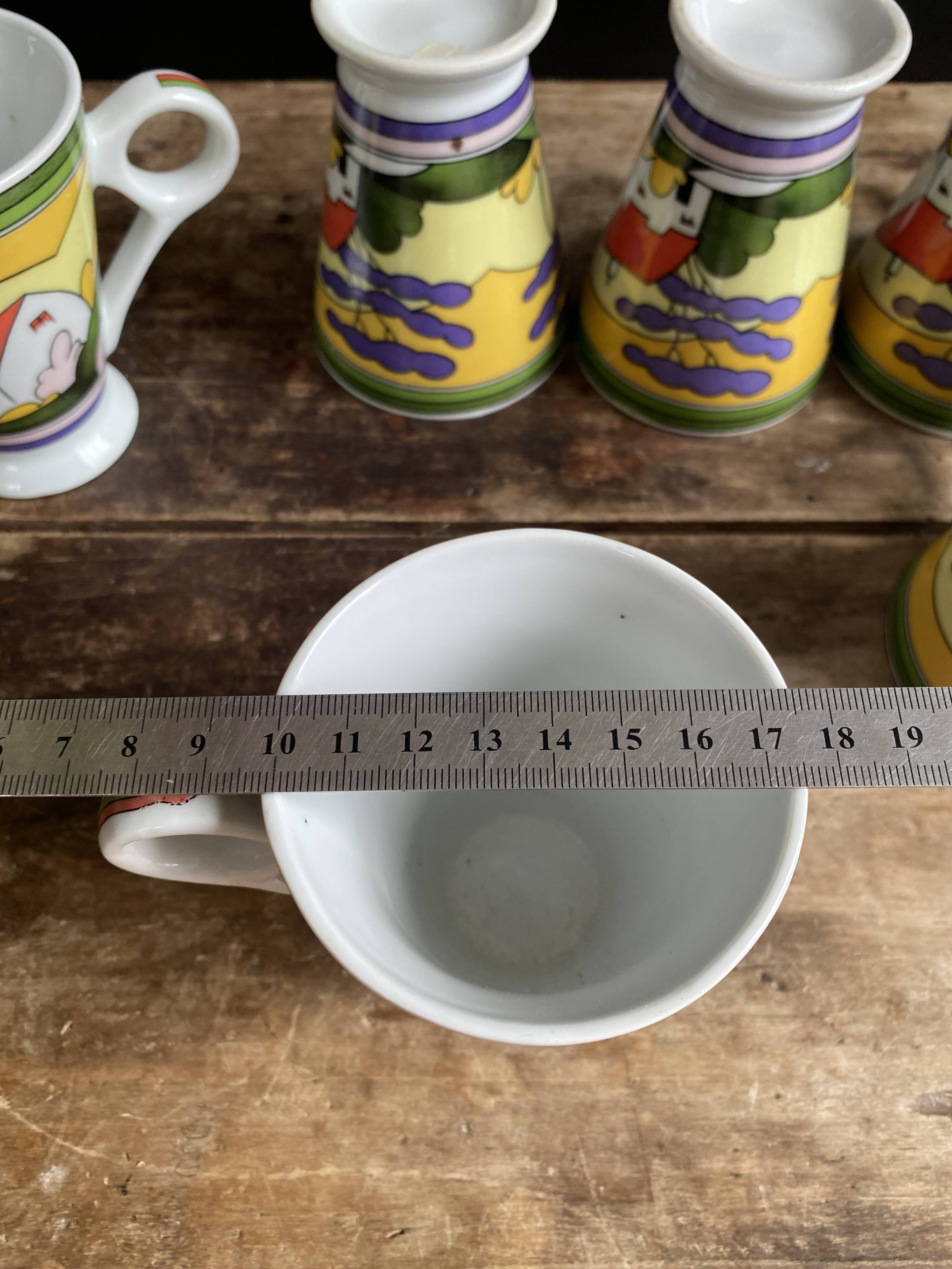 Sublime set of 6 Art Deco coffee/tea cups (circa 1930)