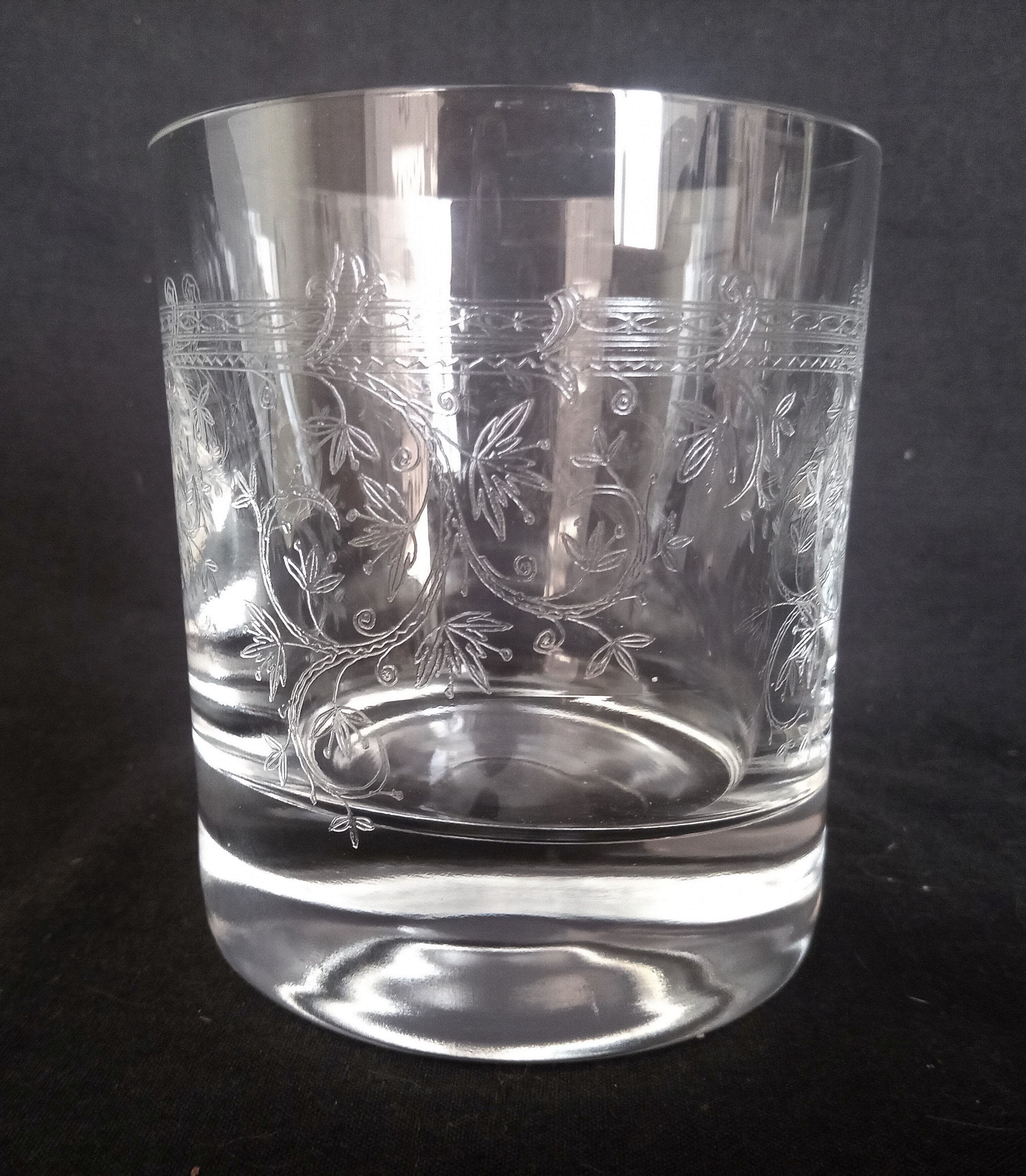 Set of 6 whisky glasses engraved with floral motifs