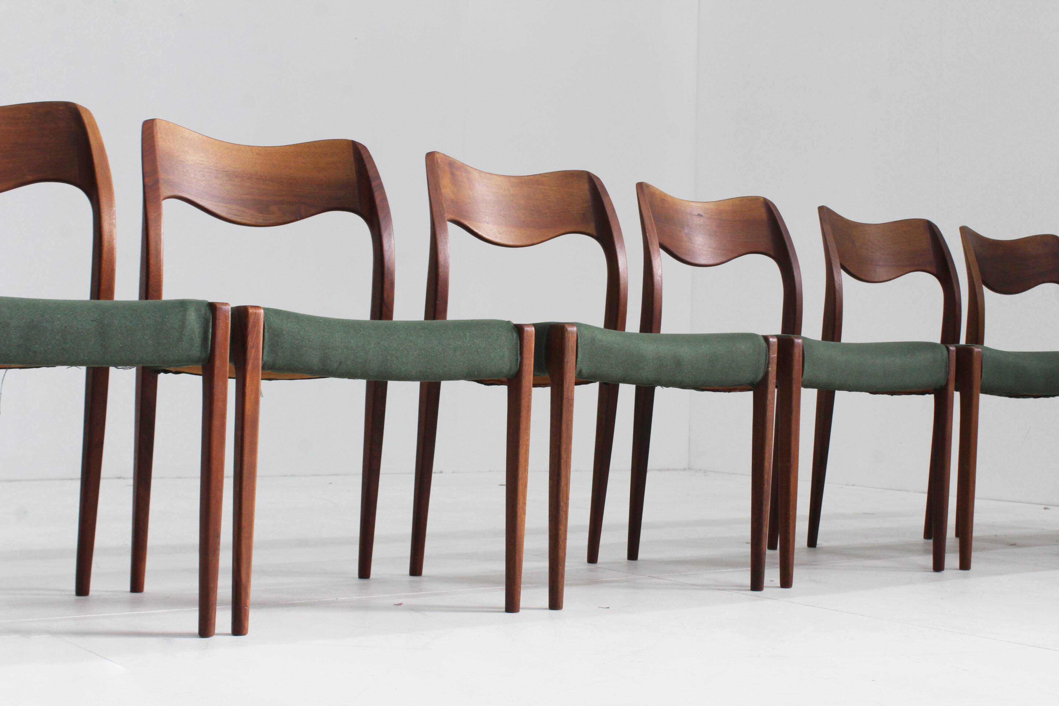 Set of 6 Vintage Danish dining room chairs by Niels Moller model 71