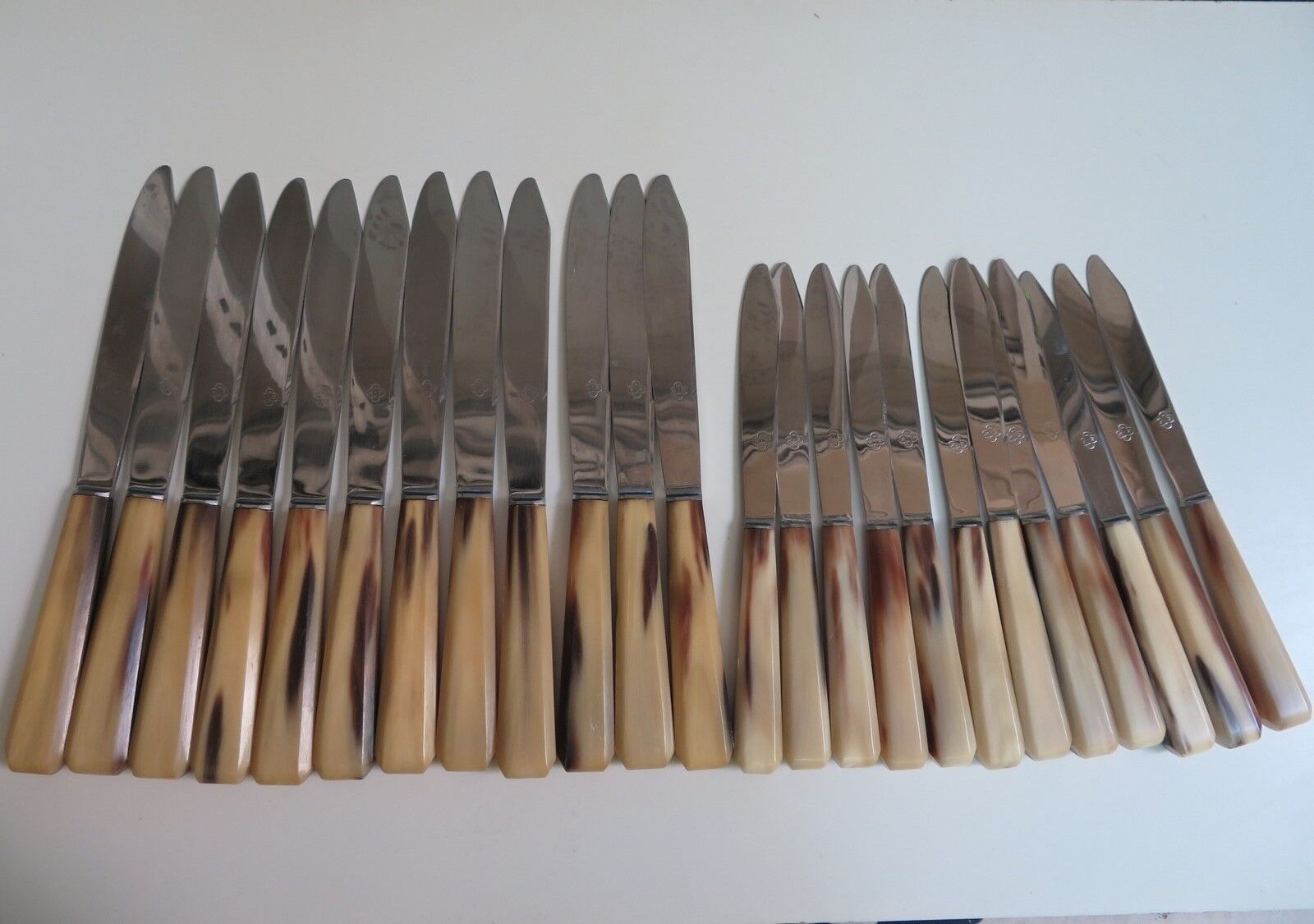 Complete 2-tiered housewife 12 table knives and 12 cheese table knives horn handle