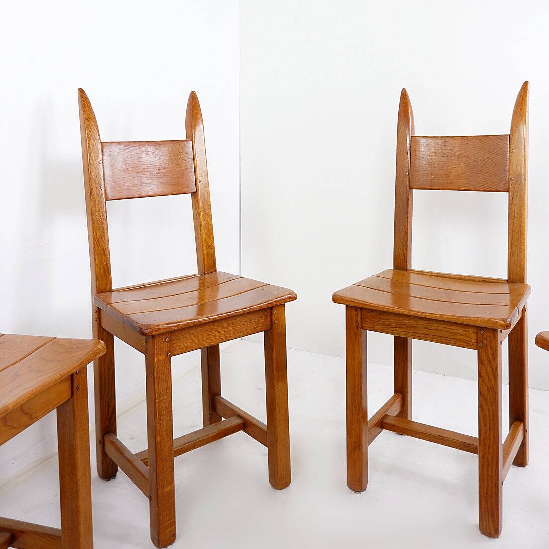 Ensemble de 6 chaises en chêne brutalistes - années 1970