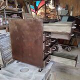 Meuble de métiers en métal