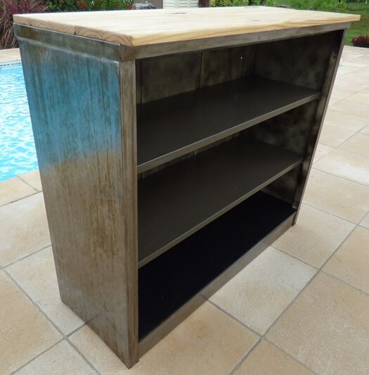 Meuble bas industriel en métal  passe partout avec dessus bois