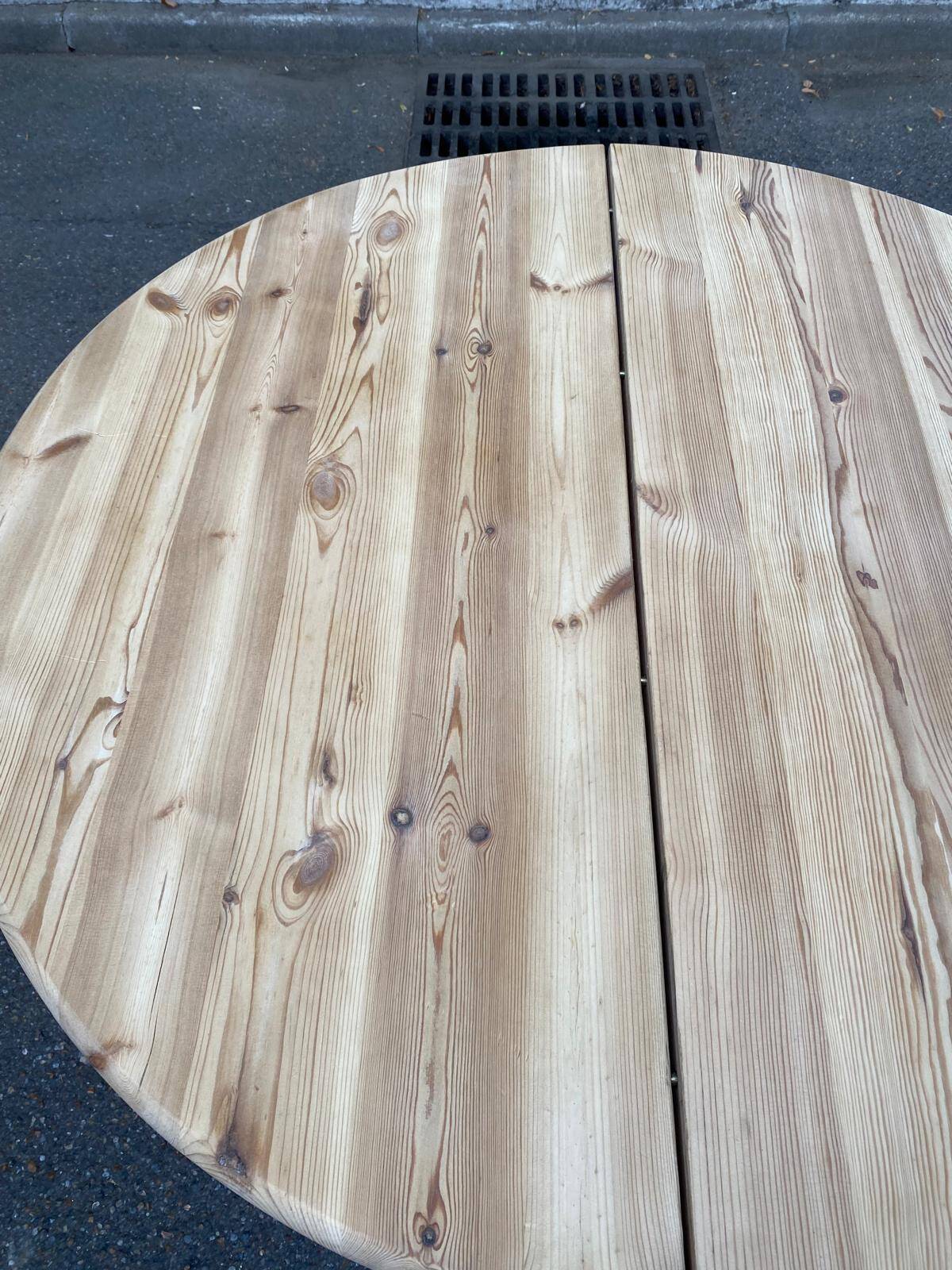 Table à manger ronde décapée extensible Rainer Daumiller Hirtshals Sawaerk
