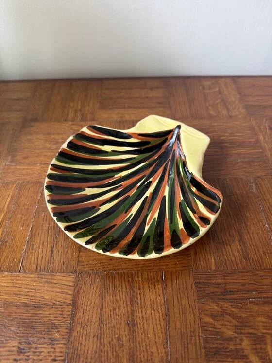 Hand-painted seashell trinket dish