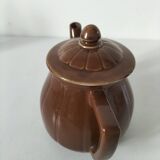 "Selfish" teapot