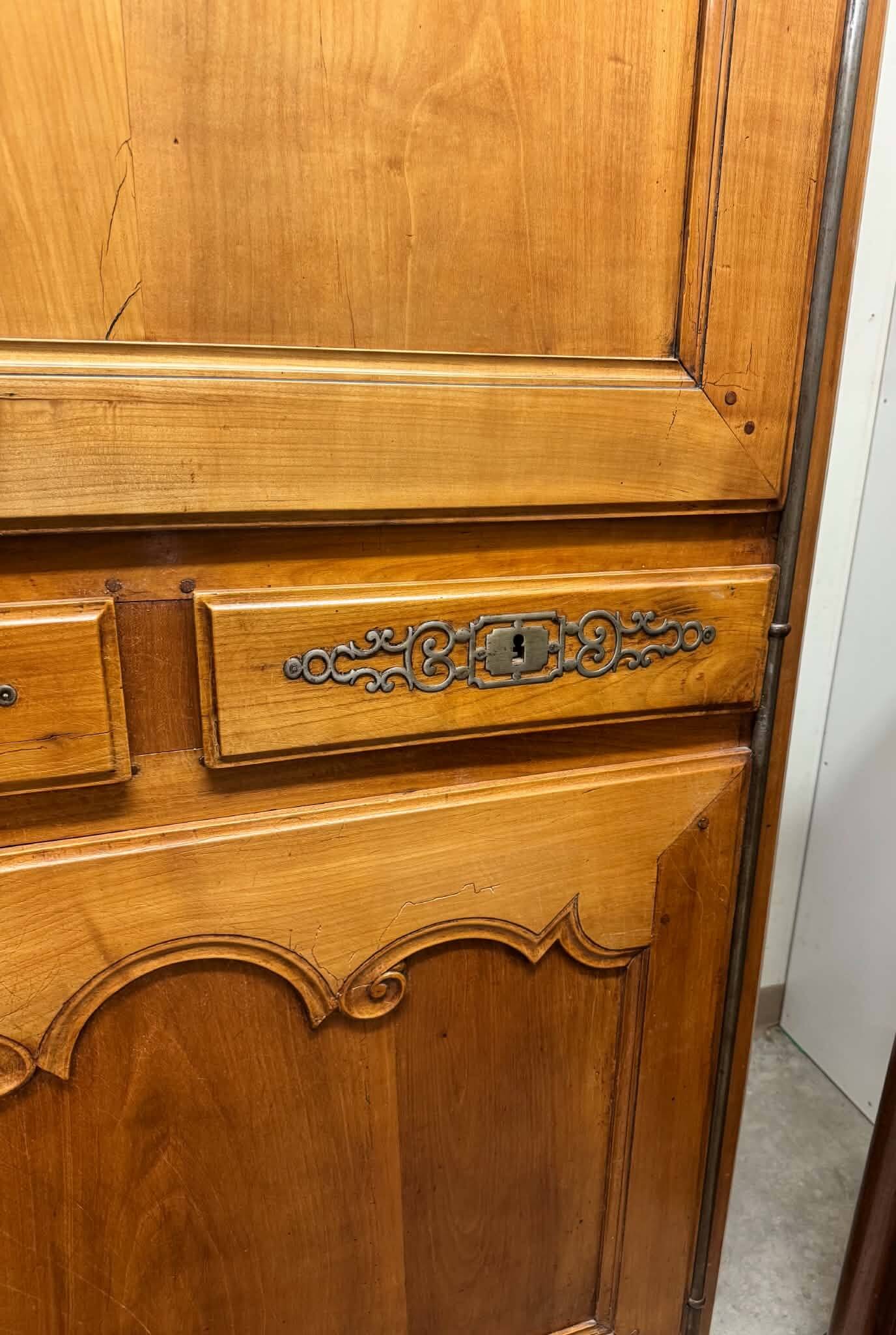 Bonnetière en merisier époque Louis XV