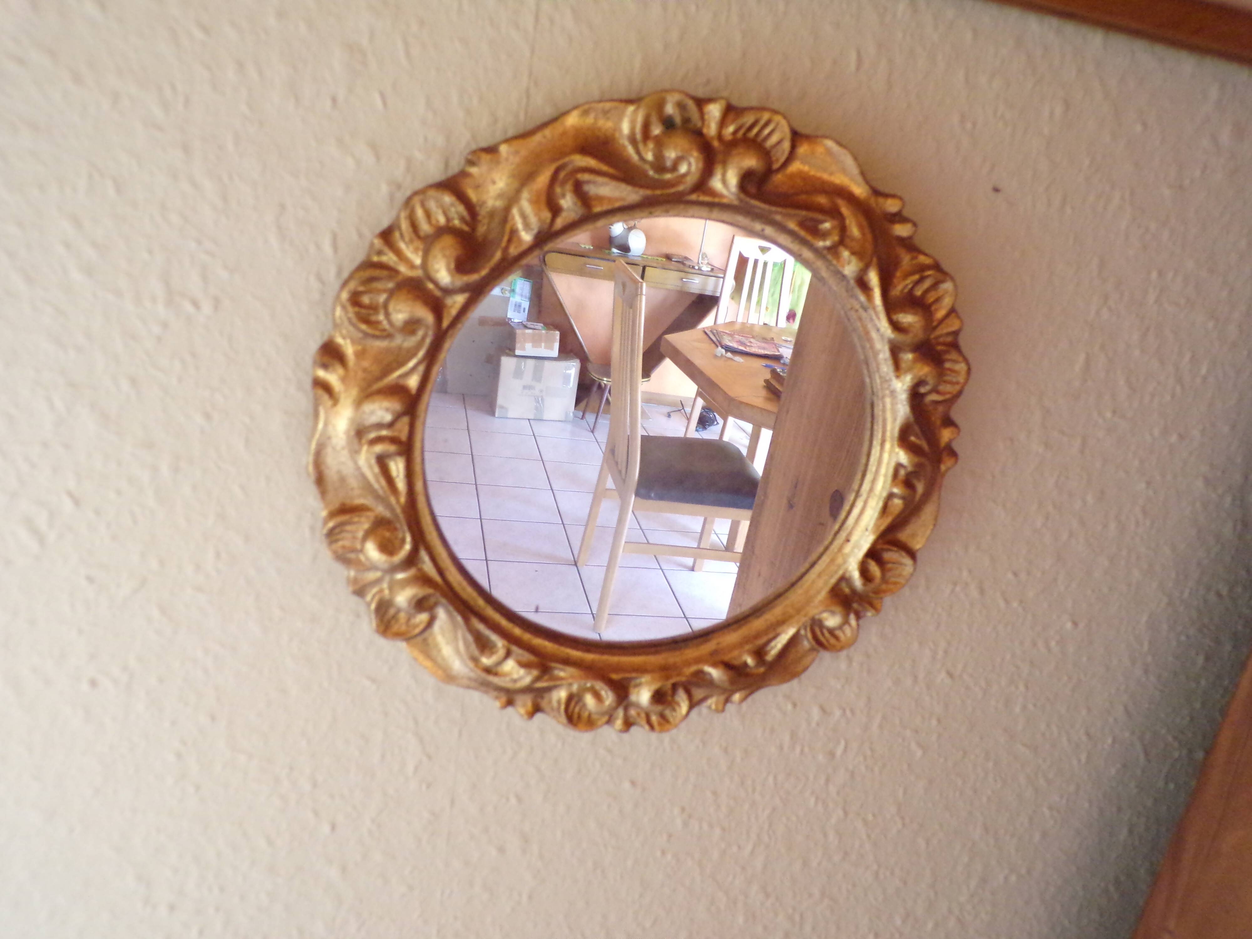 Small round mirror 23cm