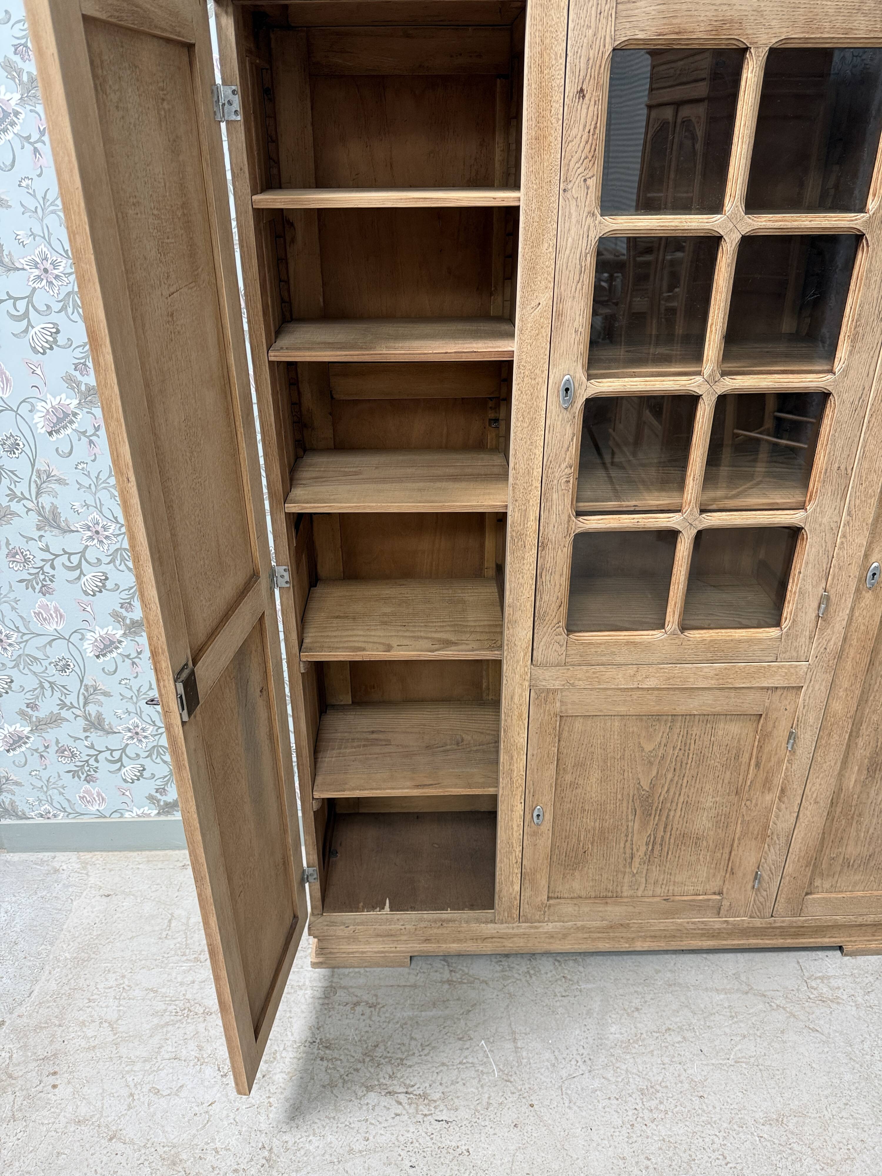 Large Art Deco wardrobe in oak (renovated)