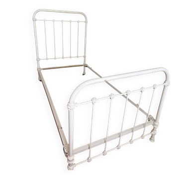 Wrought iron bed