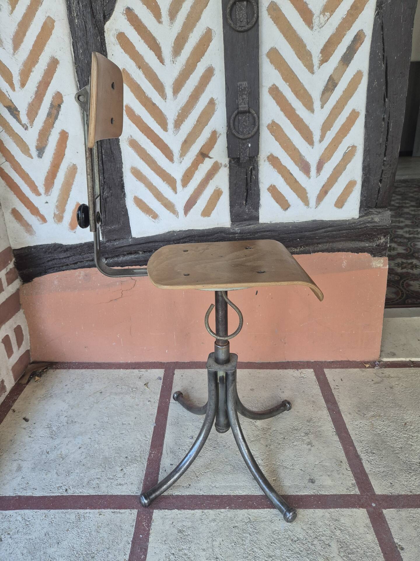 Chaise d'atelier industrielle