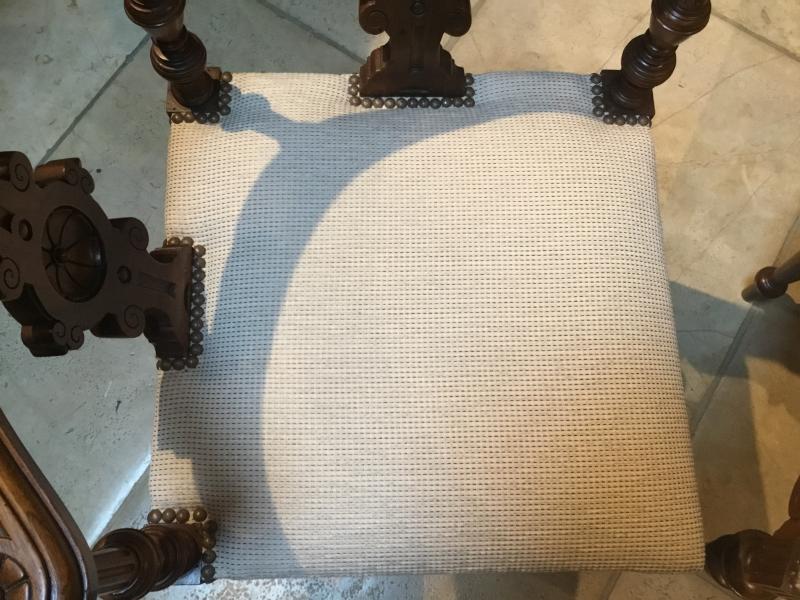 Paire de fauteuils de coin de style Louis XVI début 20ème