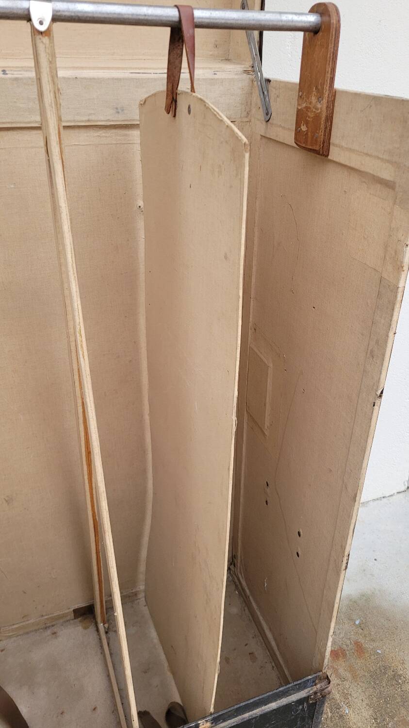 Malle cabine de la marque "La Malle Bernard" Paris -1900s