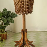 Sole-on-foot door in vintage braided reeded curved wood