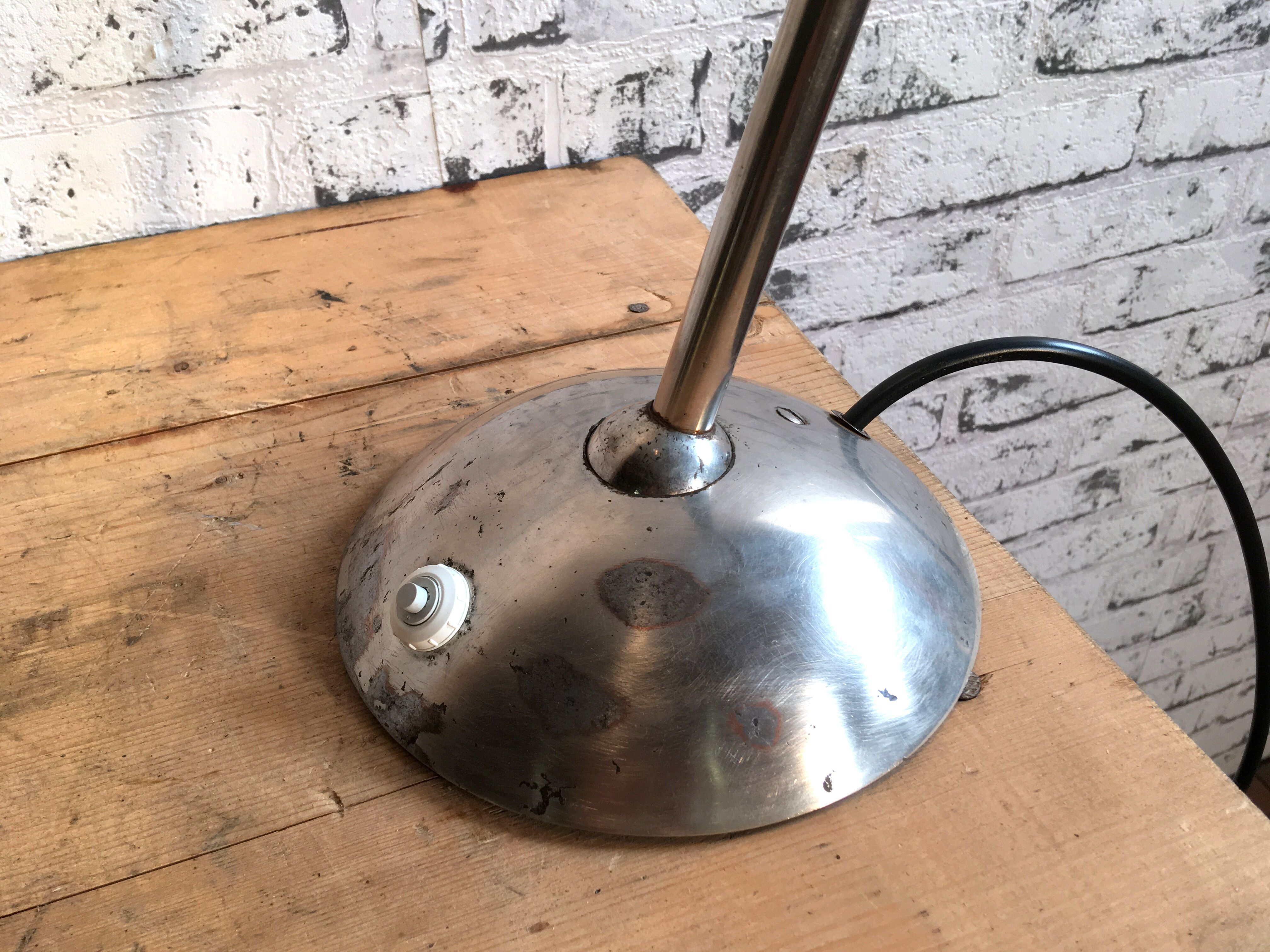 Vintage Industrial Green Enamel Desk Lamp, 1930s