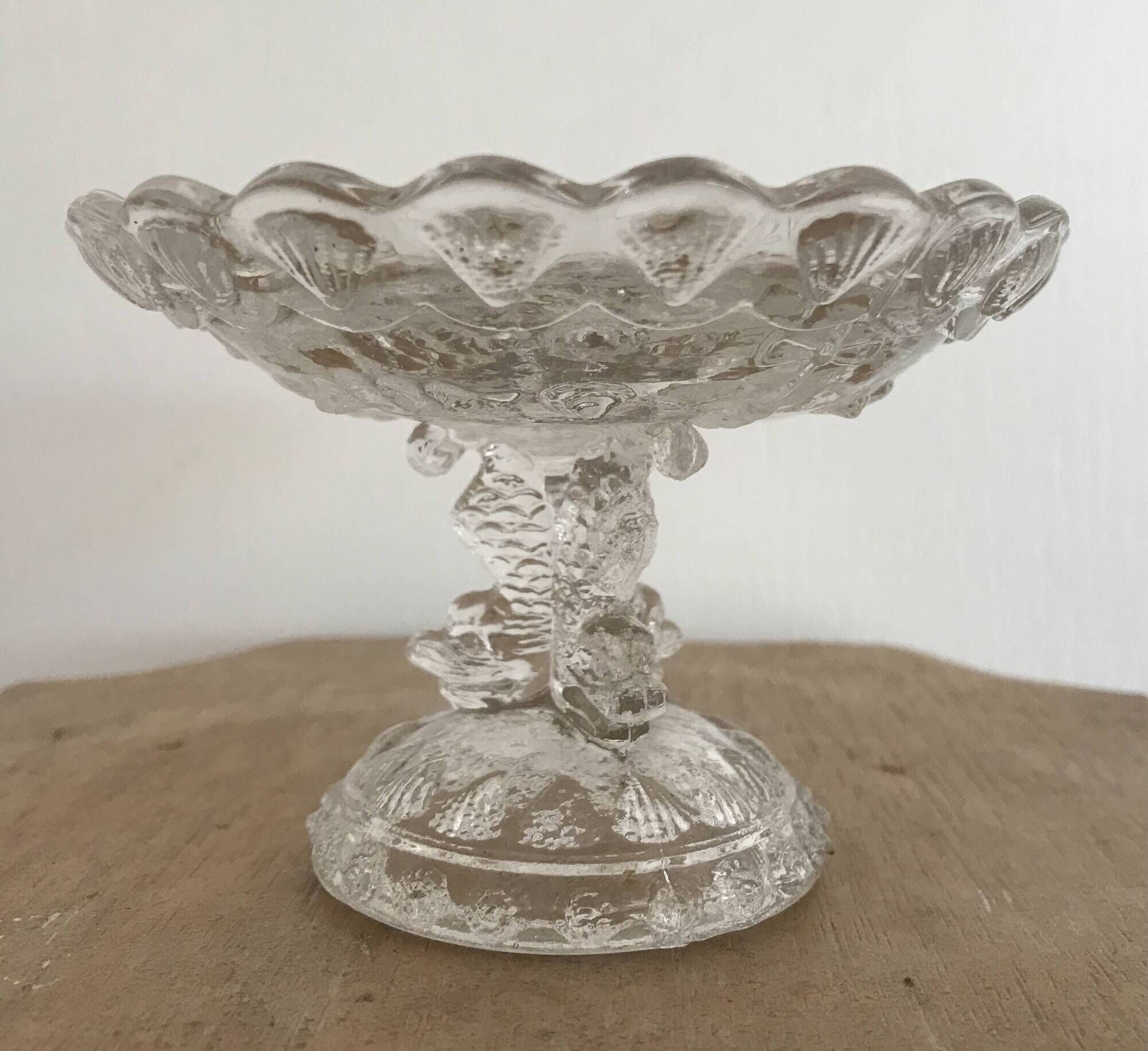Vide-poche footed bowl in molded glass from portieux vallerysthal