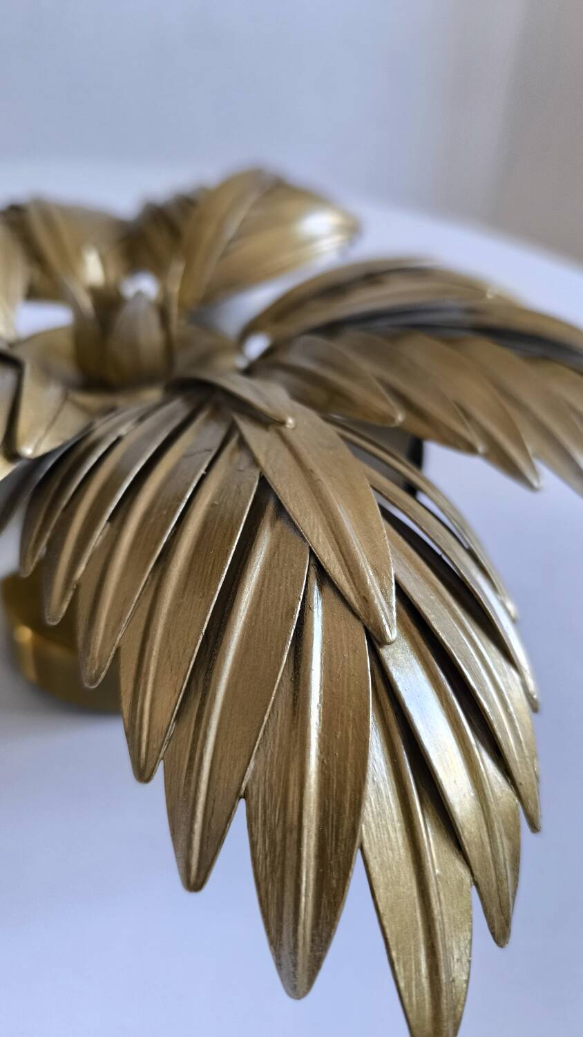 Gold metal flower wall light