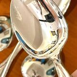 Christofle galea, 8 standard 19 cm spoons in very good condition.