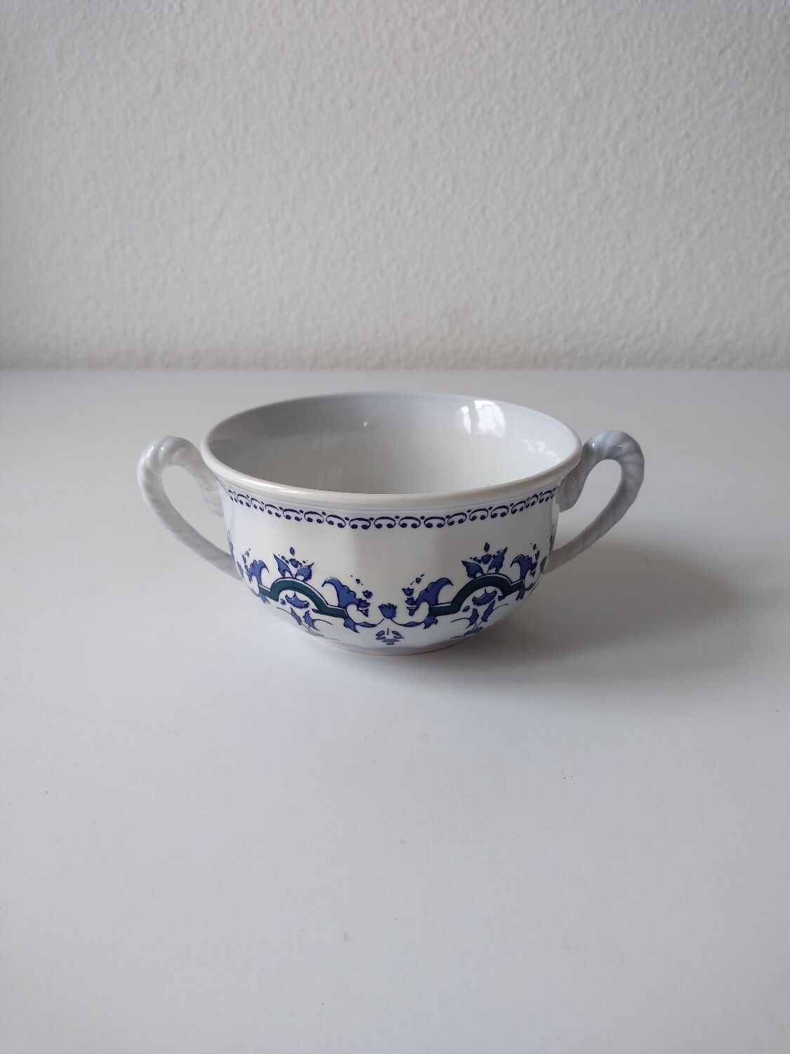 Set of 4 large cups with sky blue handles with Royal navy blue decoration signed salins Ségur ceramic France