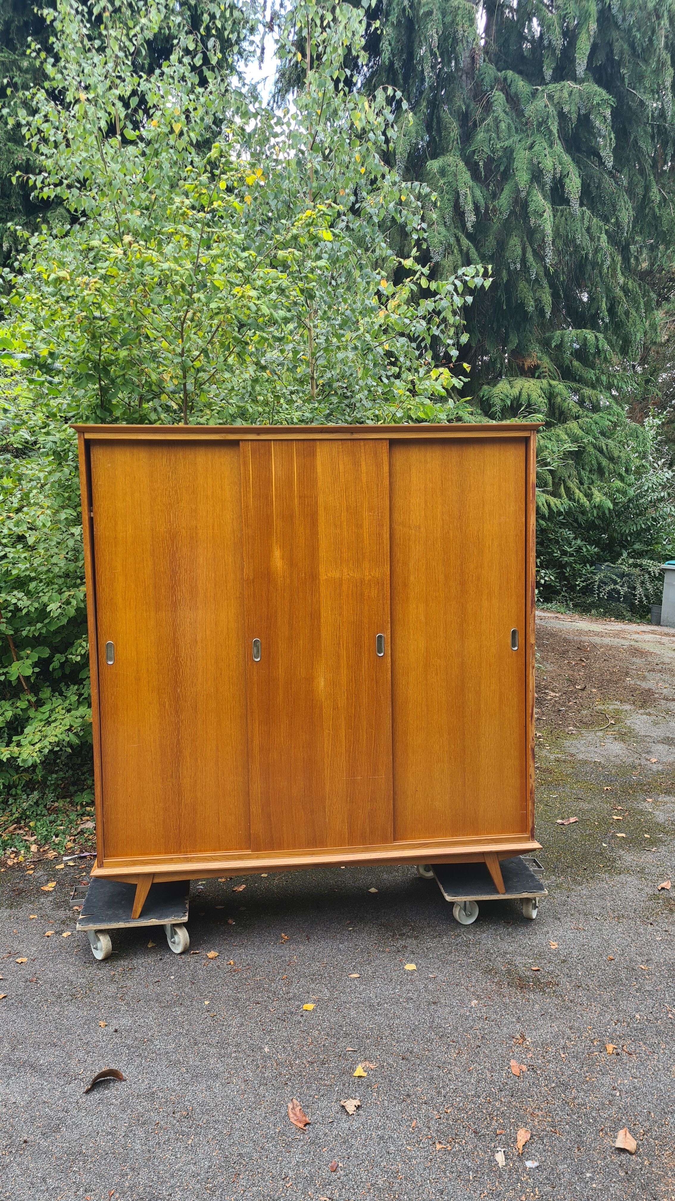 Wooden wardrobe / wardrobe feet compass / 60s