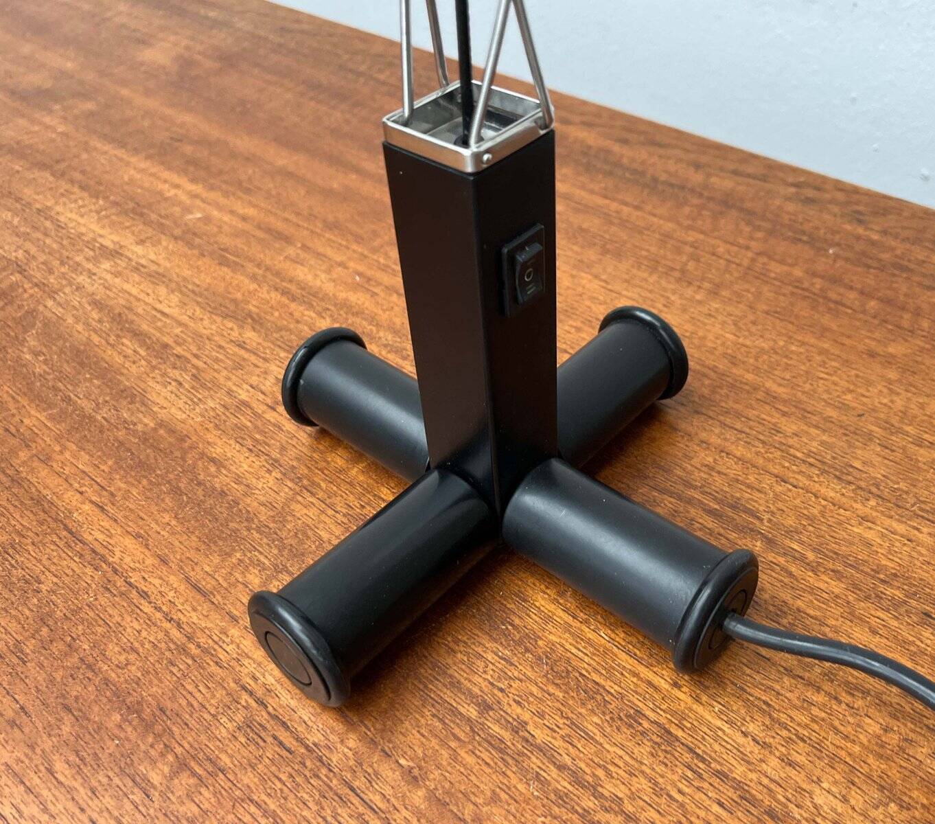 Postmodern Italian Multi X table lamp by Yaacov Kaufmann for Lumina, 1980s.