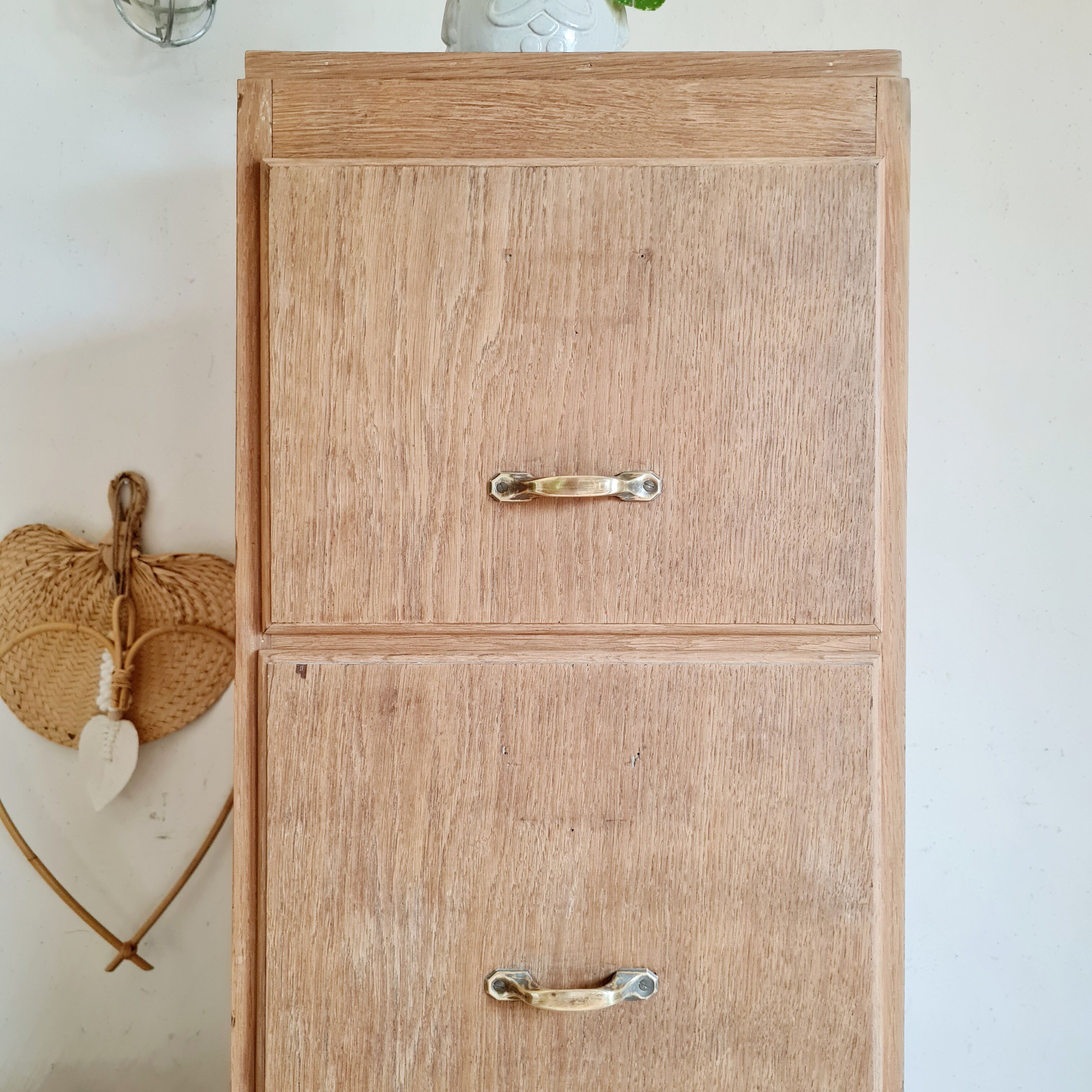 Furniture binder of trade oak raw