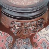 Pedestal table