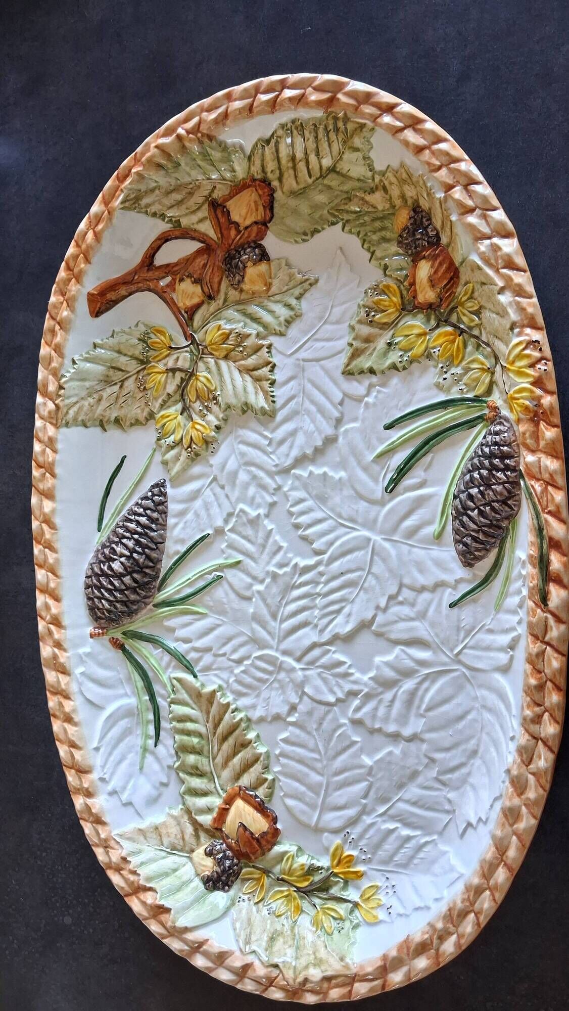 Serving dish Barbotine