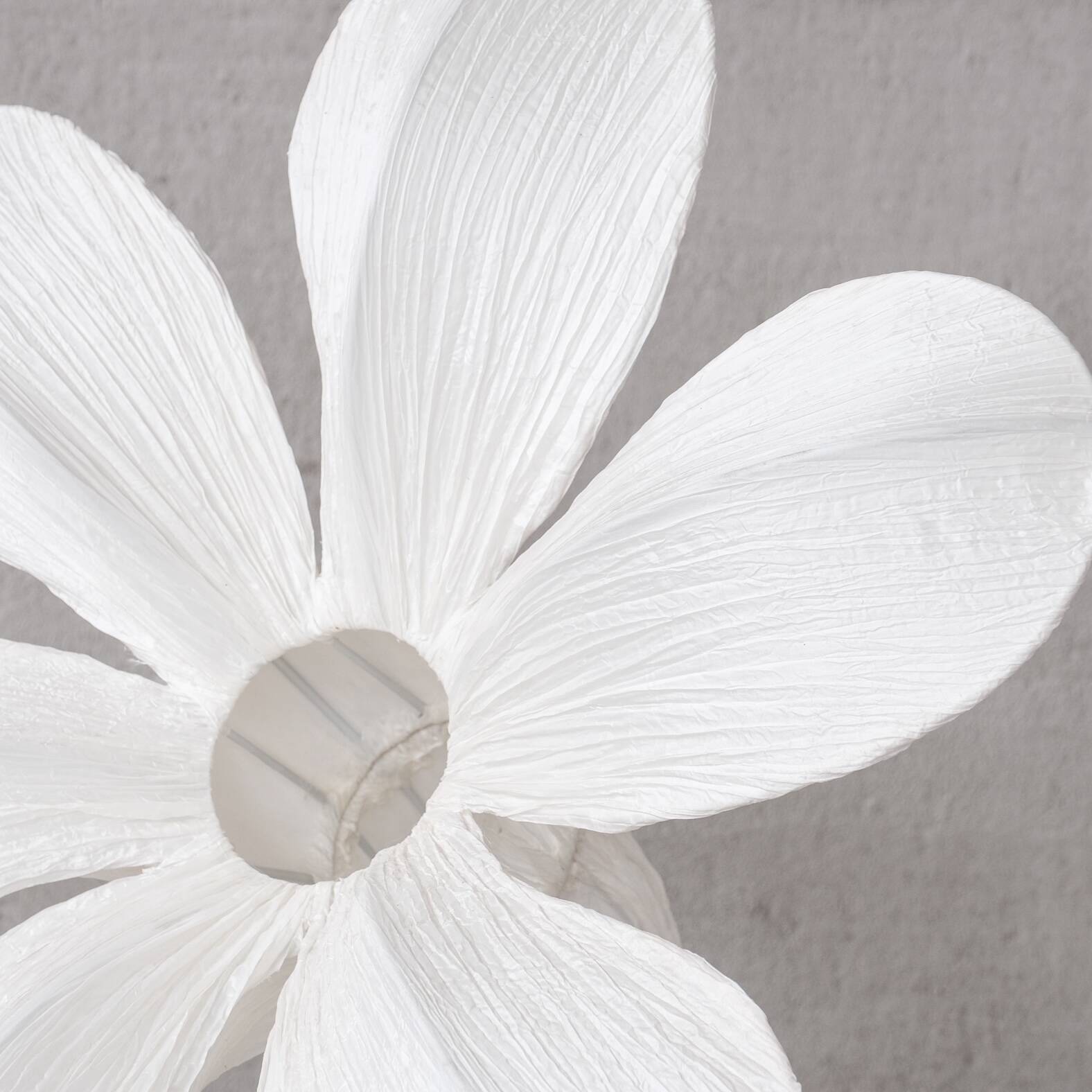 Contemporary fabric flower floor lamp