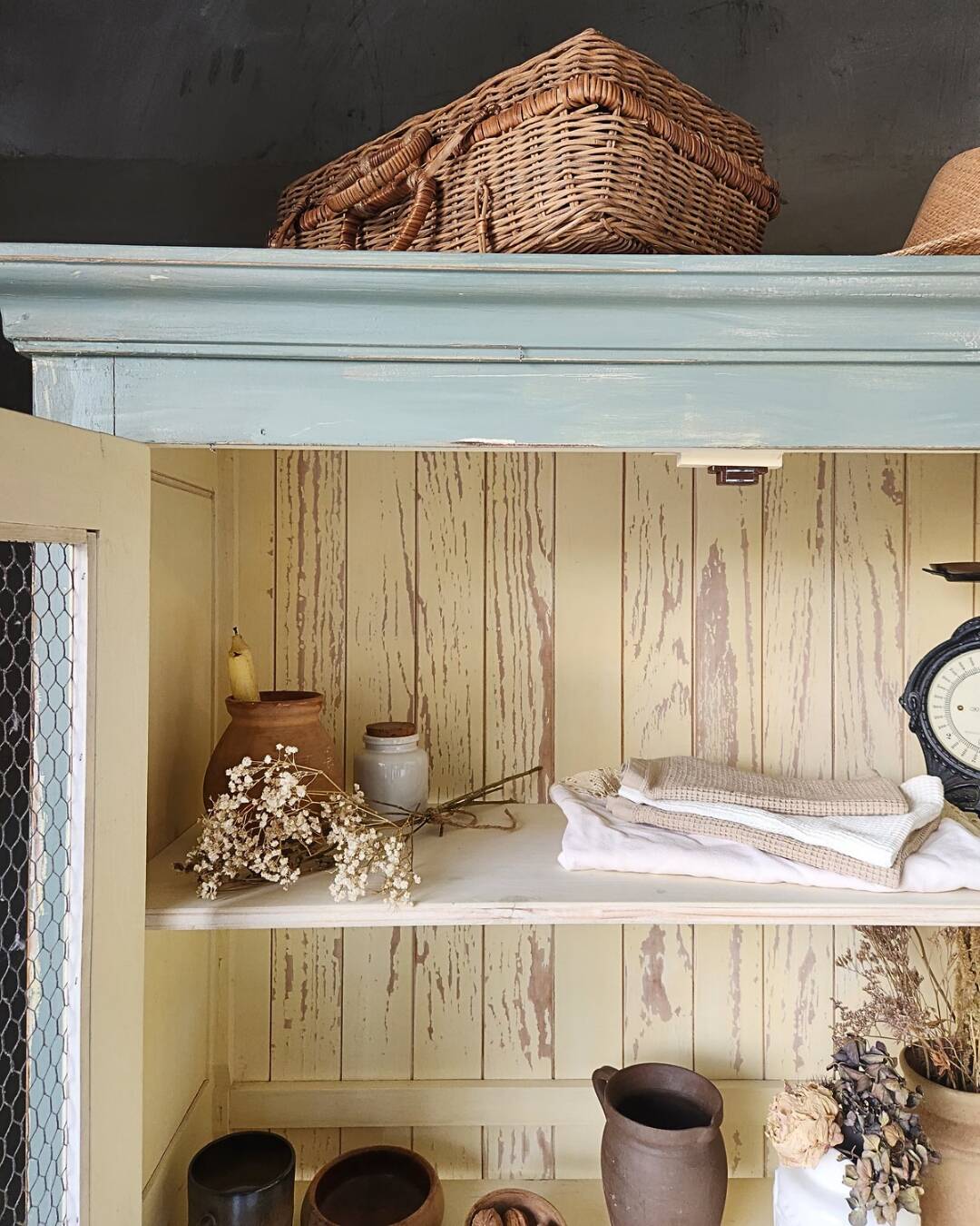 Display cabinet