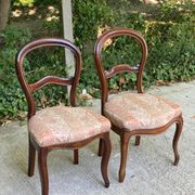 2 chaises louis Philippe bois massif courbé et tissu écru