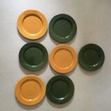 Flat plates in enamelled terracotta