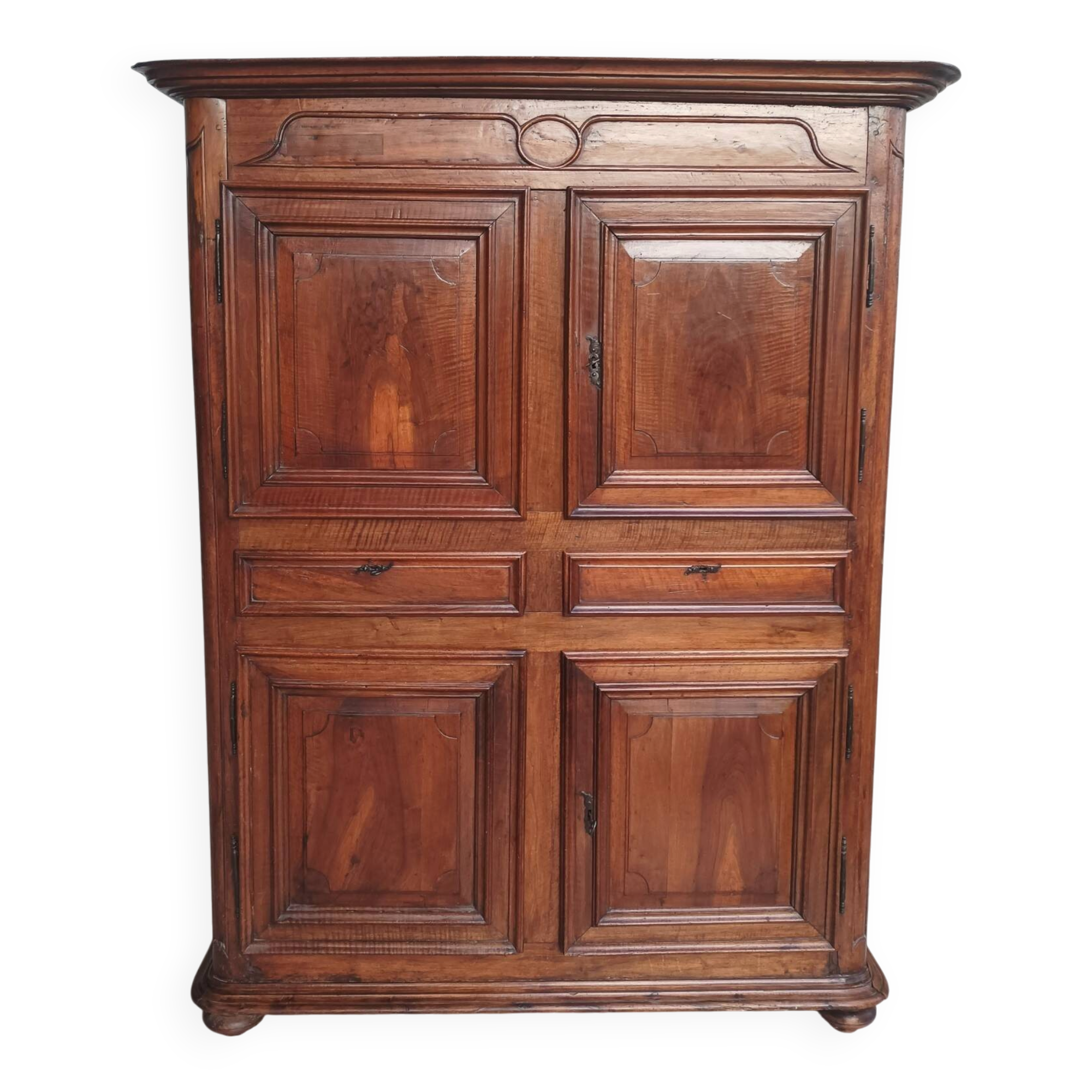 Louis XIV walnut buffet with 4 doors from the 18th century.