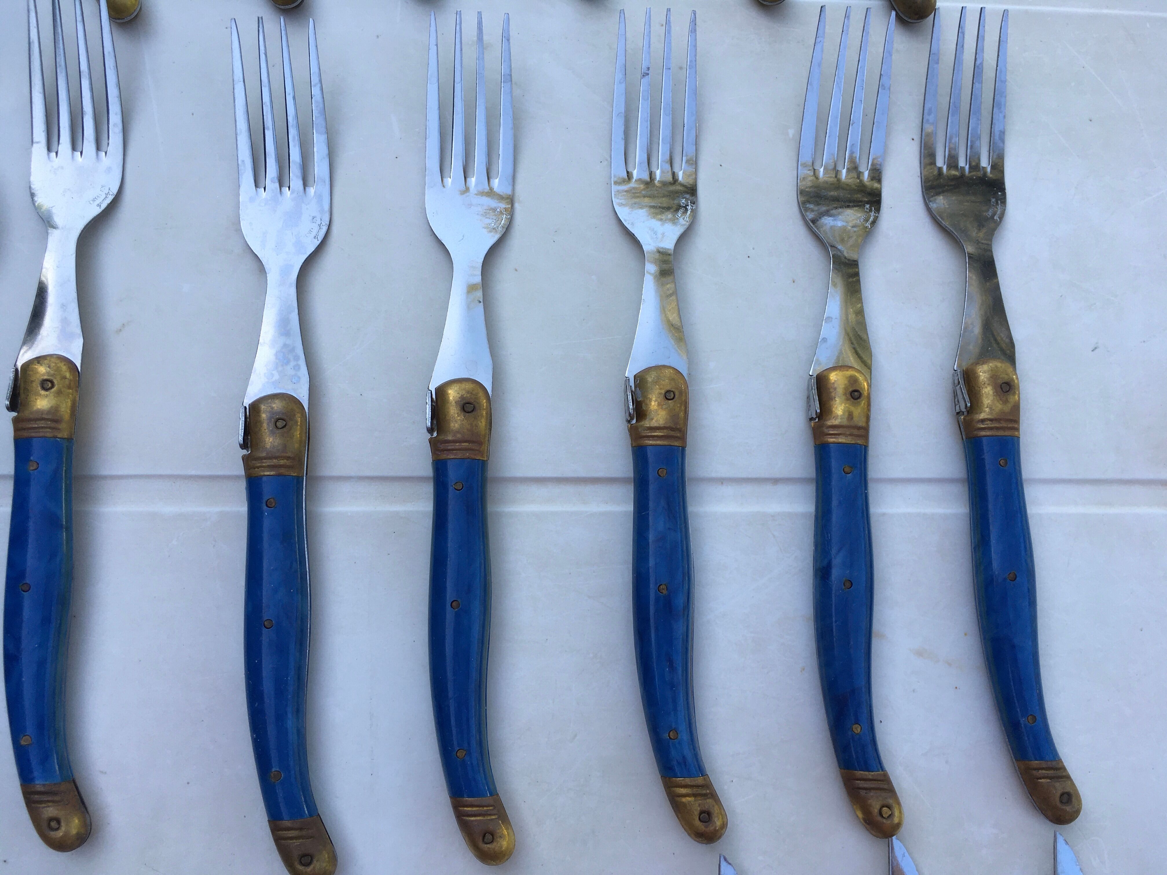 Ménagère vintage Laguiole 24 pièces