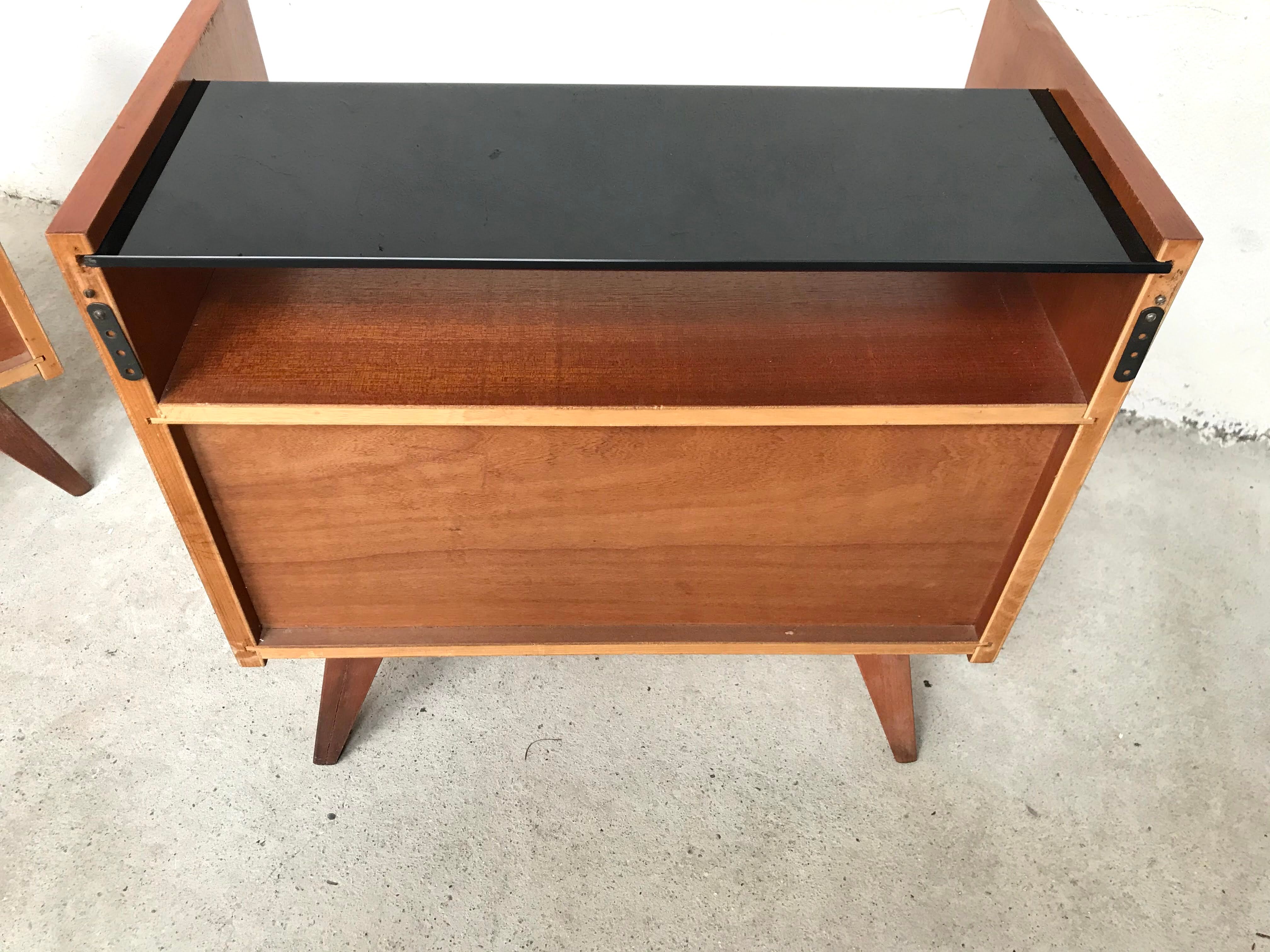 Chevets ou tables de nuit vintage années 60