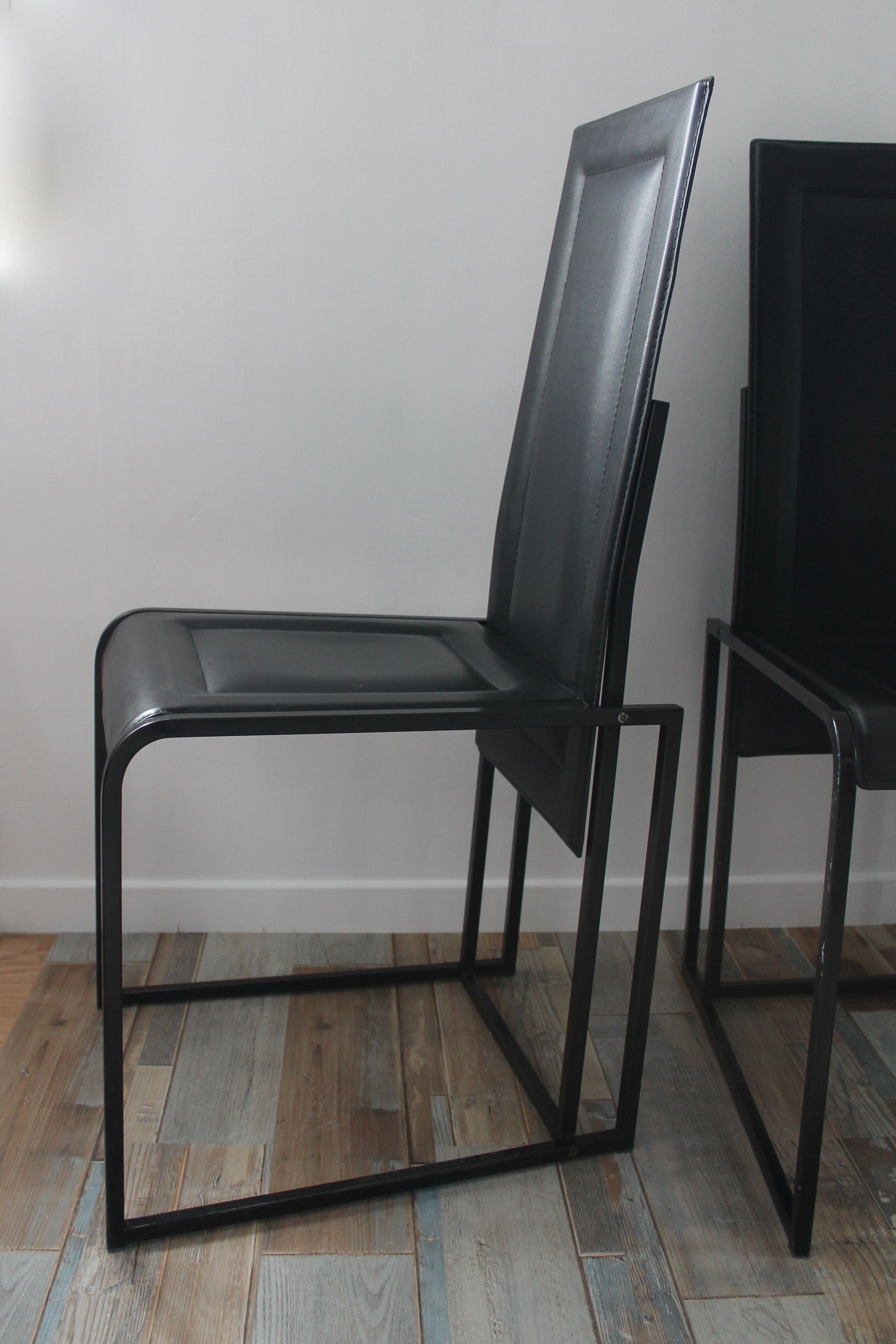 Lot de 4 chaises vintage cuir piqure sellier